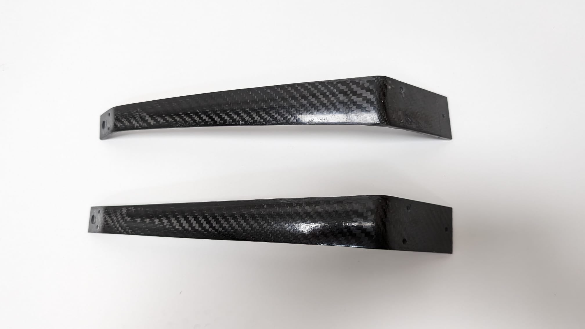 Pilot rc CF landing gear Laser 88" two piece version