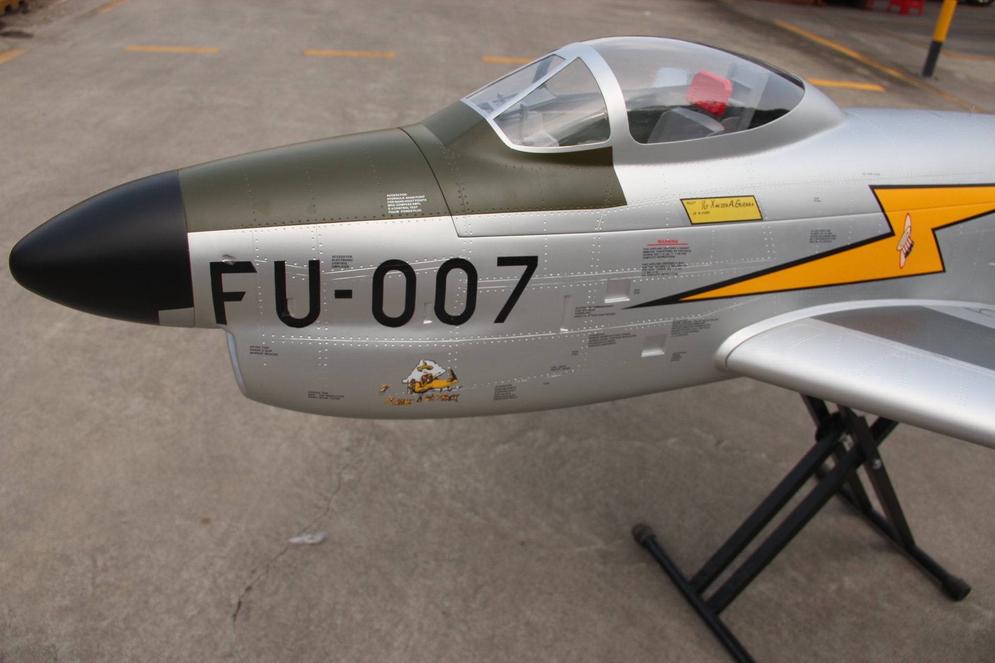 Pilot rc 2.2m F-86D Sabre with tail pipe, UAT, Kevlar fuel tank