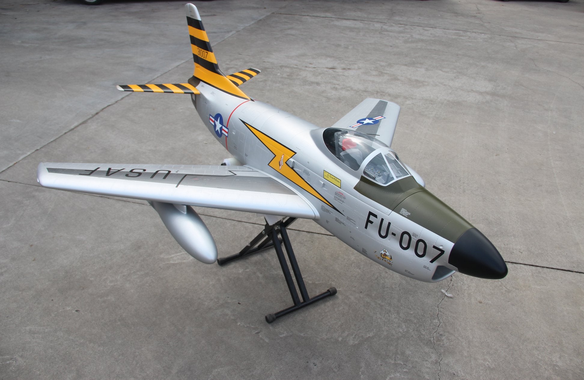 Pilot rc 2.2m F-86D Sabre with tail pipe, UAT, Kevlar fuel tank
