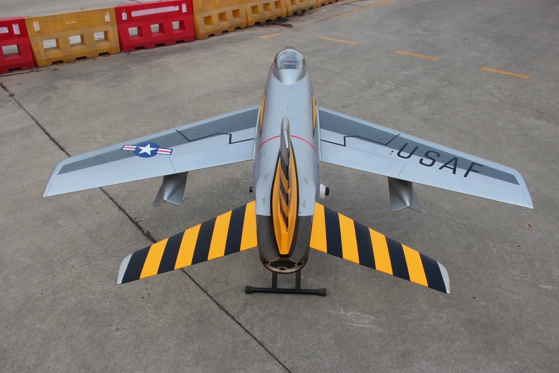 Pilot rc 2.2m F-86D Sabre with tail pipe, UAT, Kevlar fuel tank