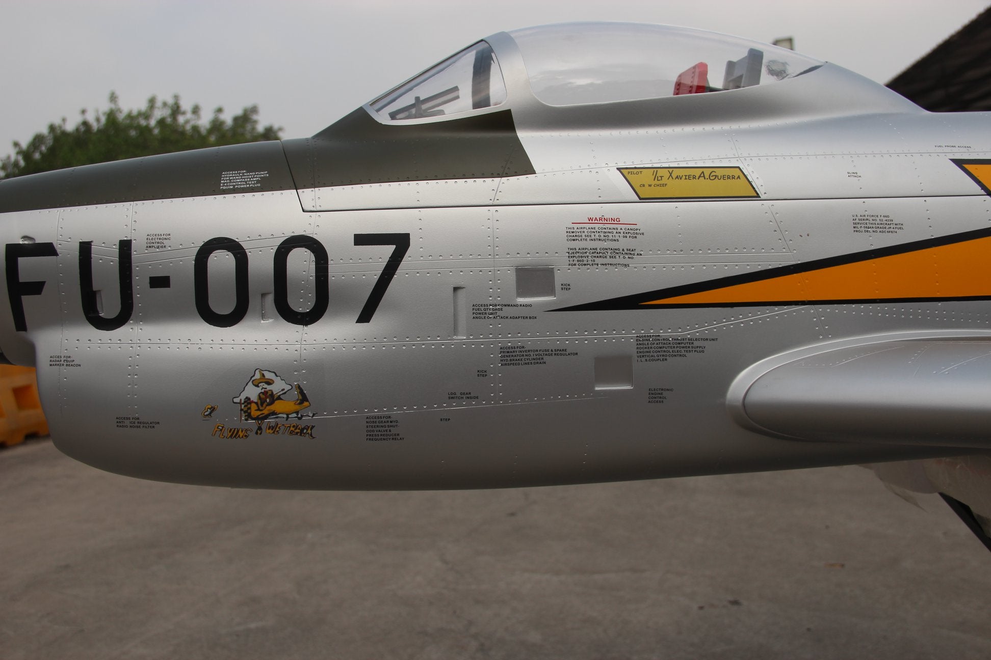 Pilot rc 2.2m F-86D Sabre with tail pipe, UAT, Kevlar fuel tank