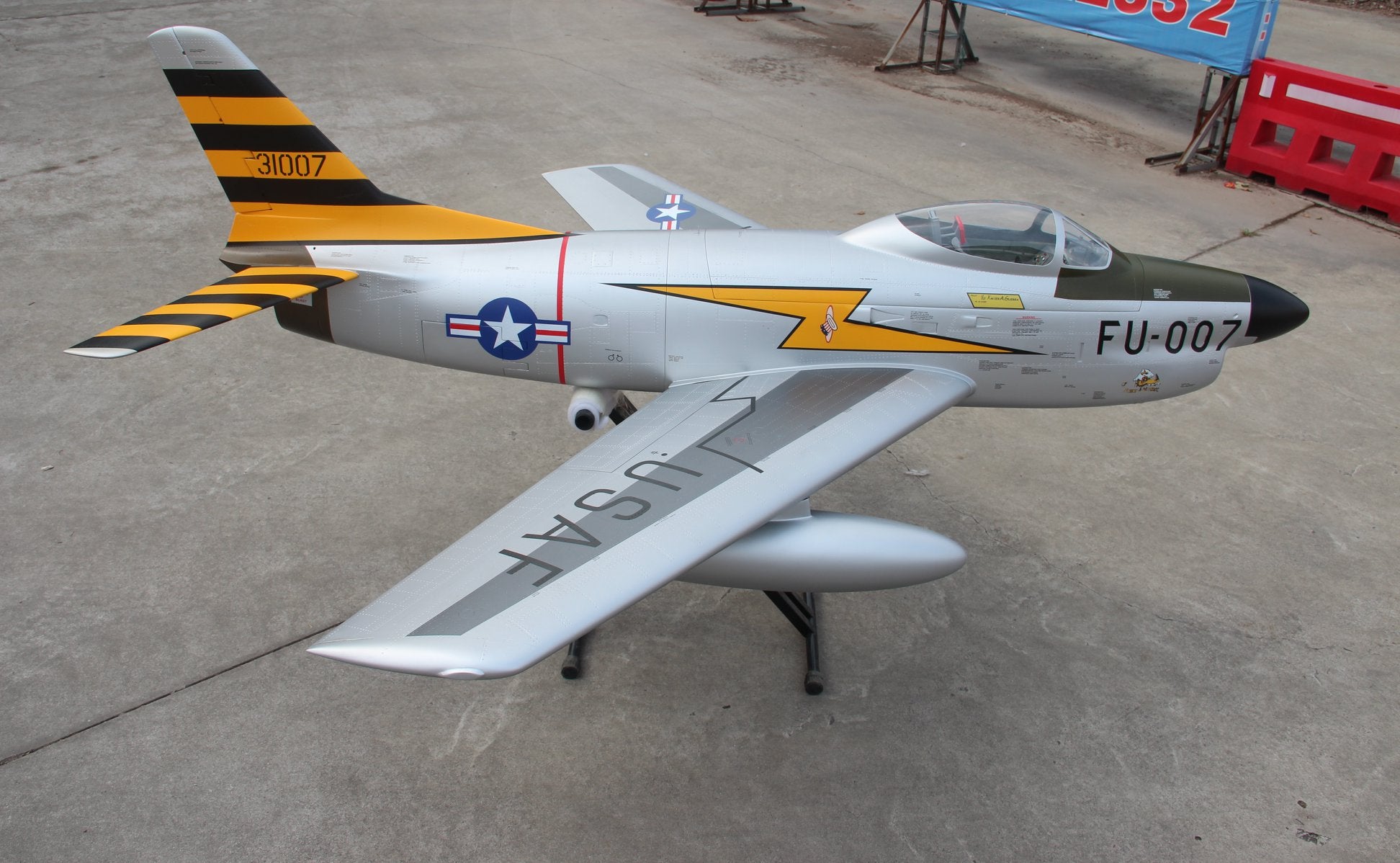 Pilot rc 2.2m F-86D Sabre with tail pipe, UAT, Kevlar fuel tank
