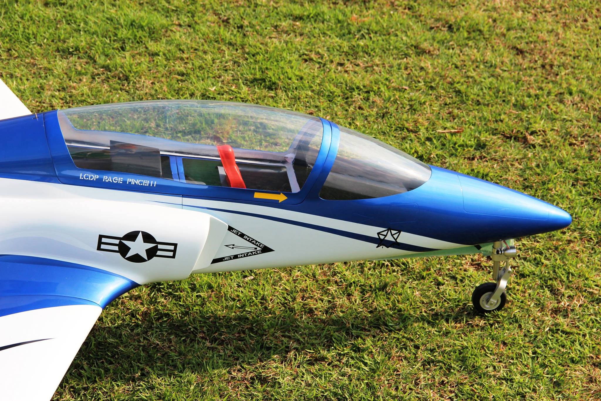 Pilot RC 2,2 m Viper Jet 06, einziehbares Fahrwerk, Luftfilter, Auspuffrohr