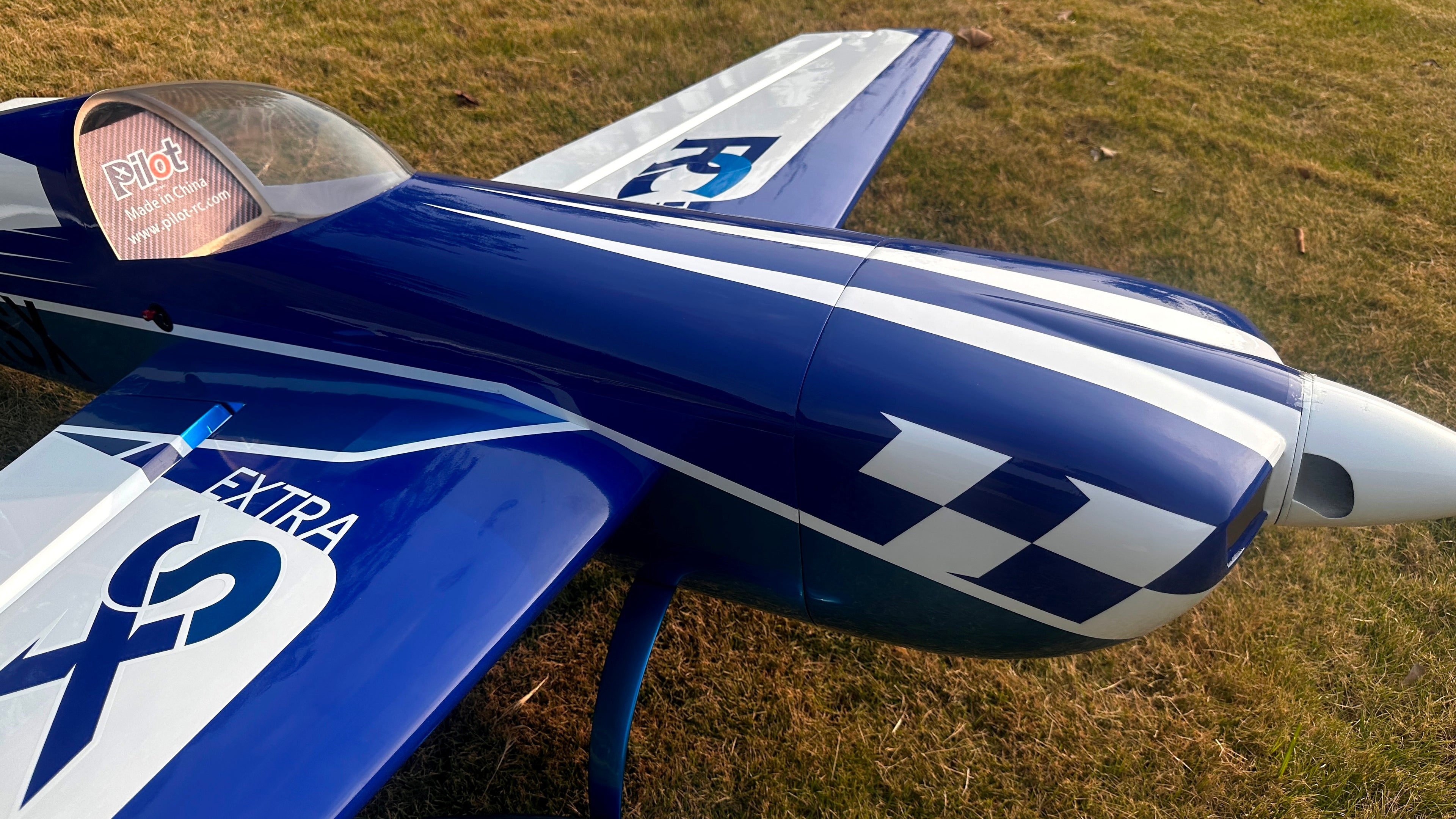 Pilot rc Extra 330SX 03 dark bleu/blue/white 103" 2.64m