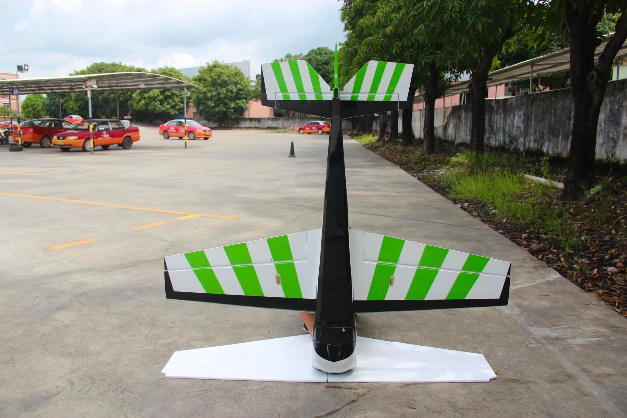 Pilot rc Laser 07 green/white 67" 1.70m