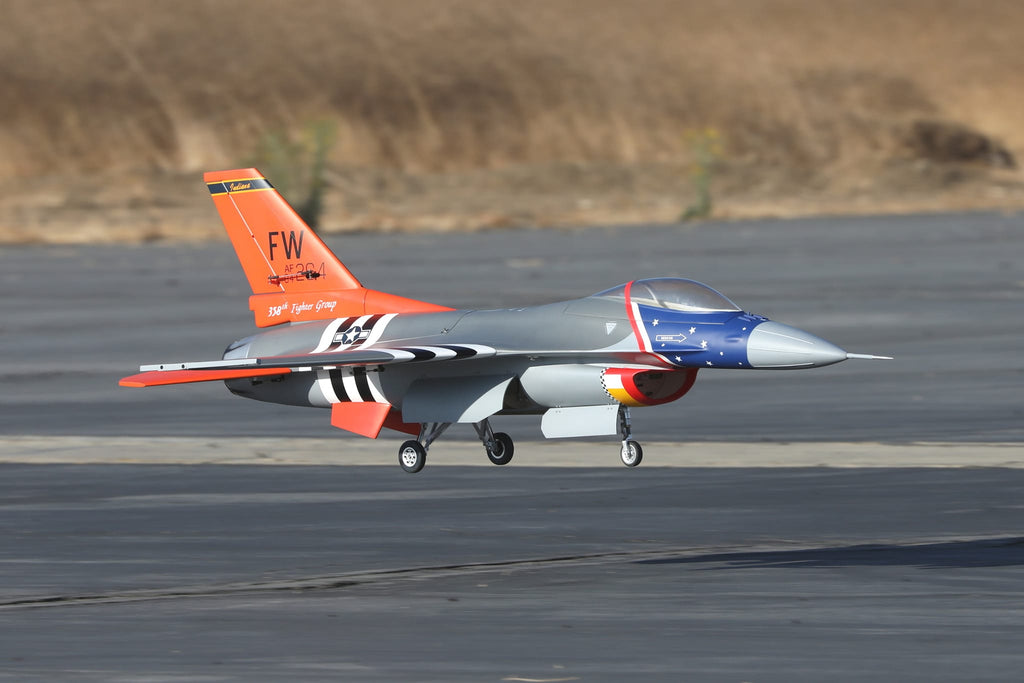 Pilot rc 1/8 F16 1.81m (71.3′′) incl retracts 04