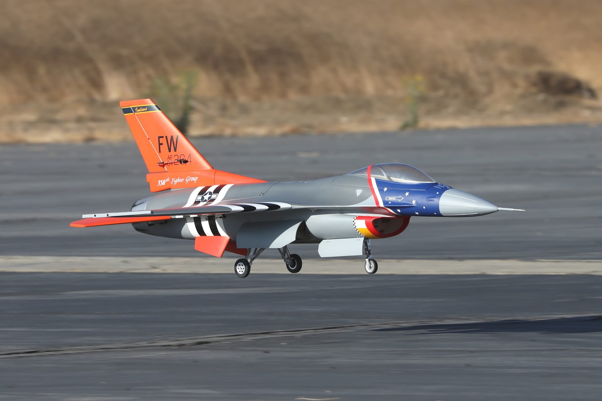 Pilot rc 1/8 F16 1.81m (71.3′′) incl retracts 04