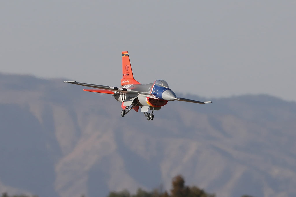 Pilot rc 1/8 F16 1.81m (71.3′′) incl retracts 04