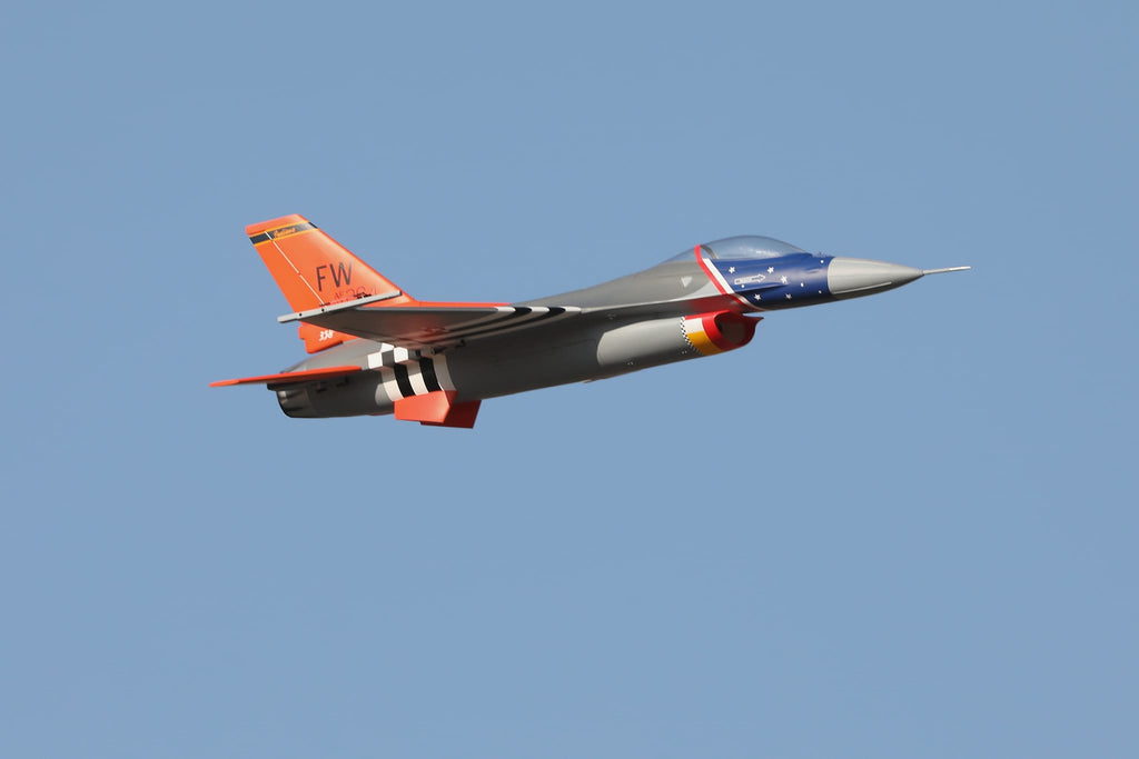 Pilot rc 1/8 F16 1.81m (71.3′′) incl retracts 04