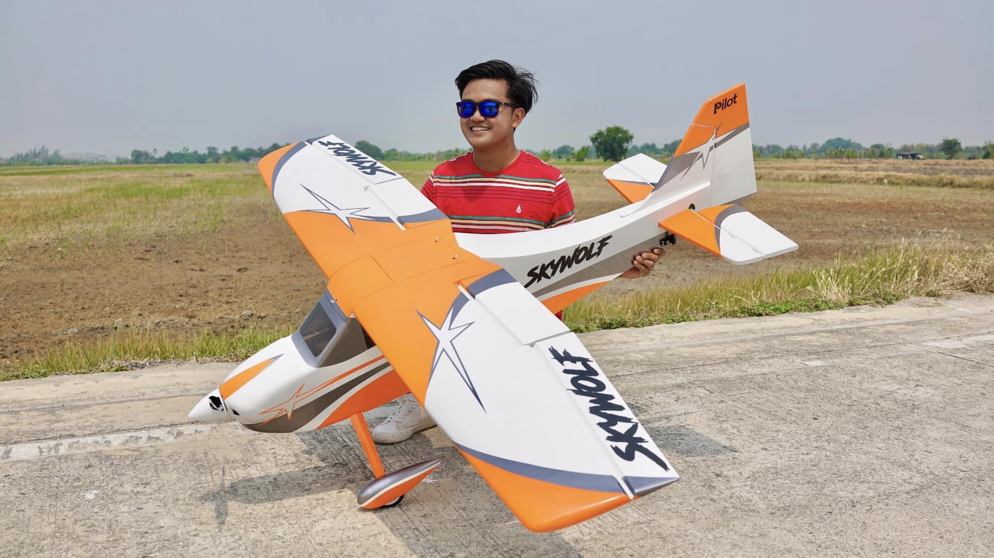 Pilot rc Skywolf V2 05 orange/white 67" 1.70m