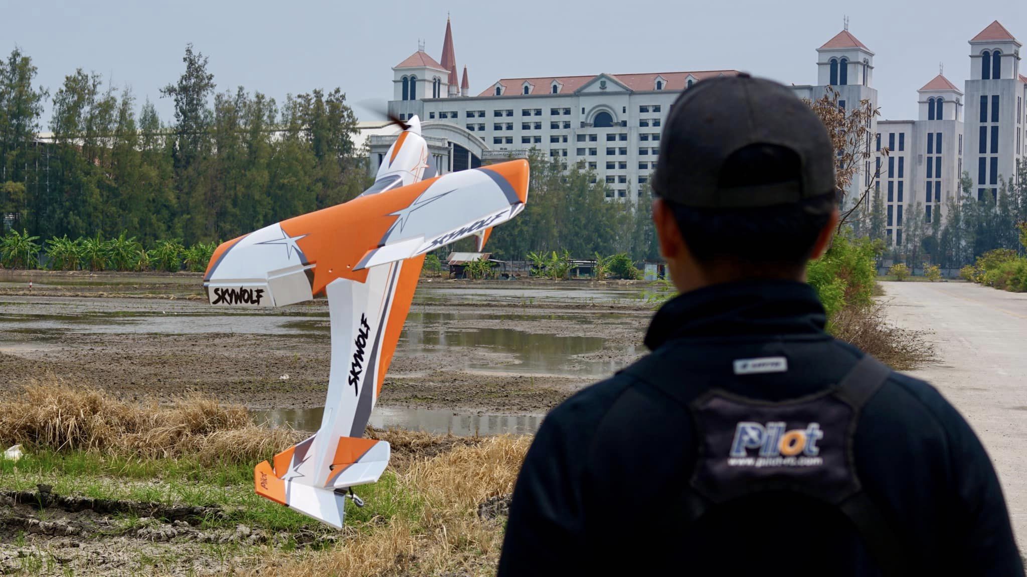 Pilot rc Skywolf V2 05 orange/white 73" 1.85m