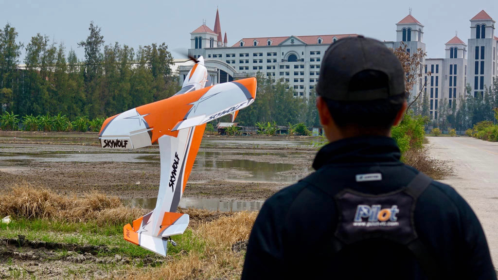Pilot rc Skywolf V2 05 orange/white 67" 1.70m
