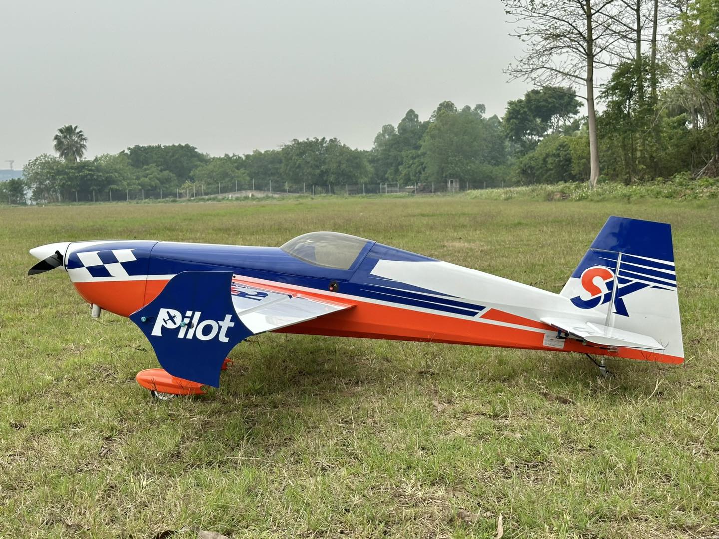 Pilot rc Extra 330SX 02 orange /blue/white 75" 1.9m