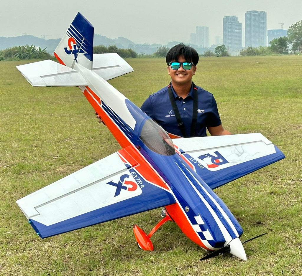 Pilot rc Extra 330SX 02 orange /blue/white 75" 1.9m