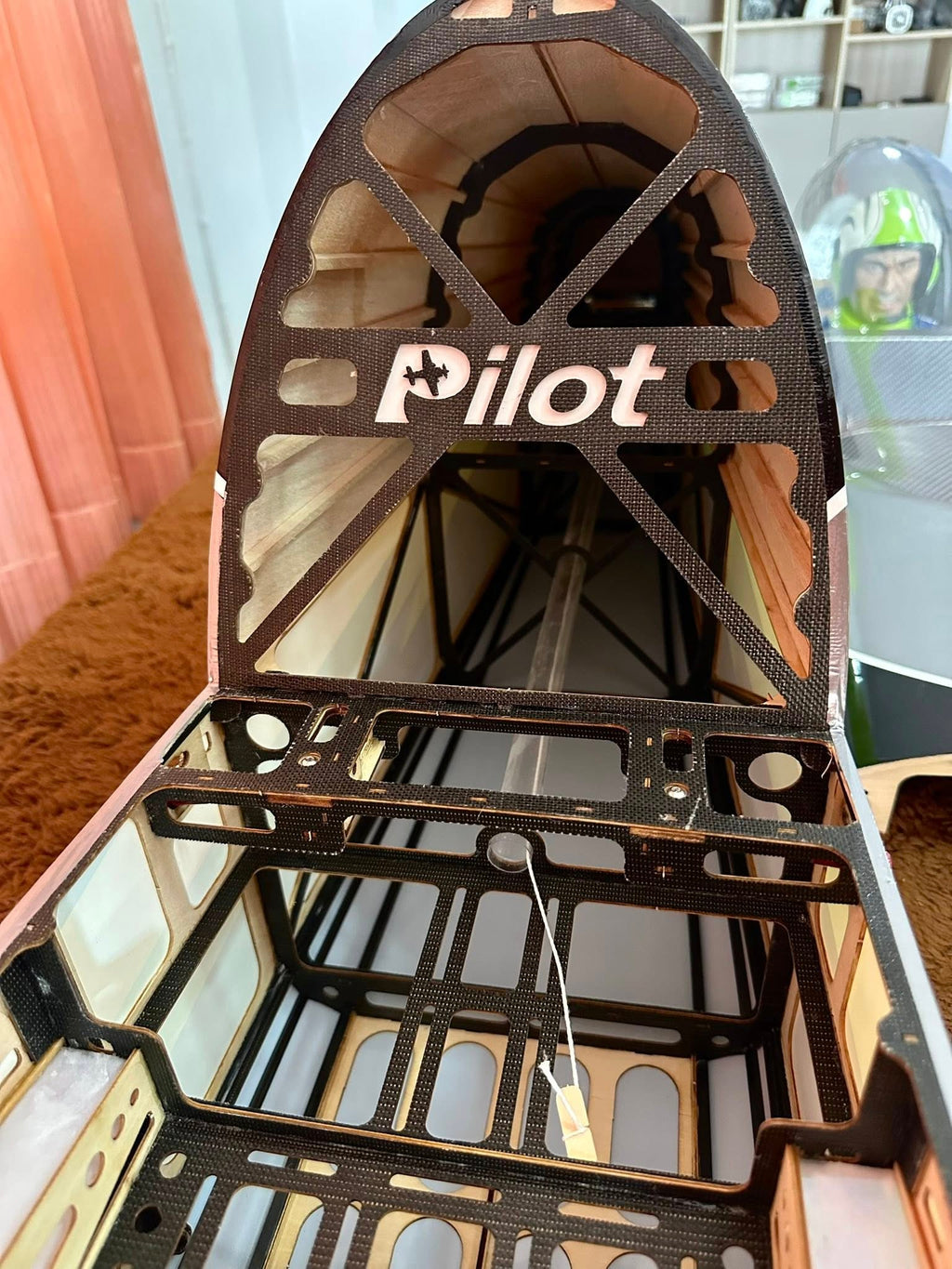 Pilot RC Sbach V2 103" 10 Green/Black/White Ryu Scheme