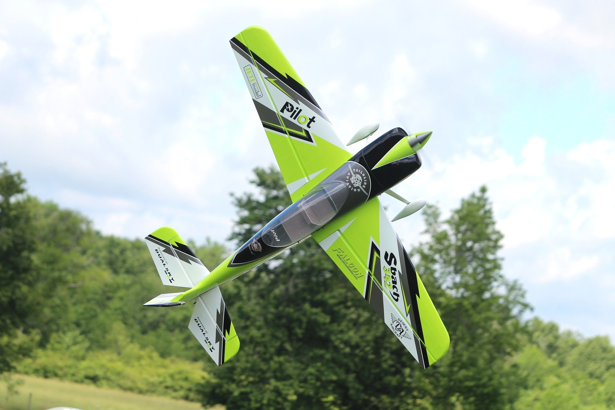 Pilot RC Sbach V2 103" 10 Green/Black/White Ryu Scheme