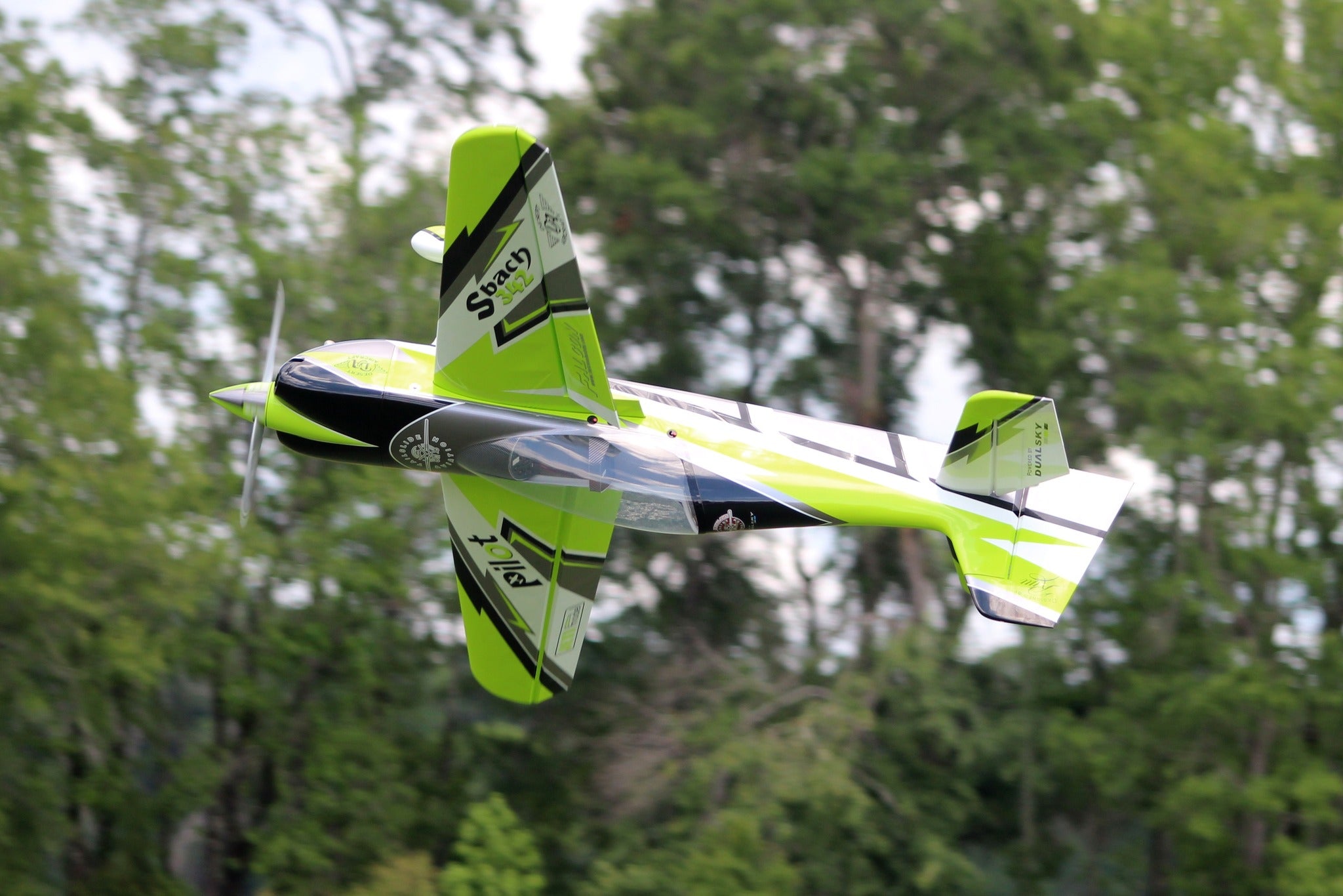 Pilot rc Sbach V2 75" 1.90m 10 green/black/white Ryu Scheme