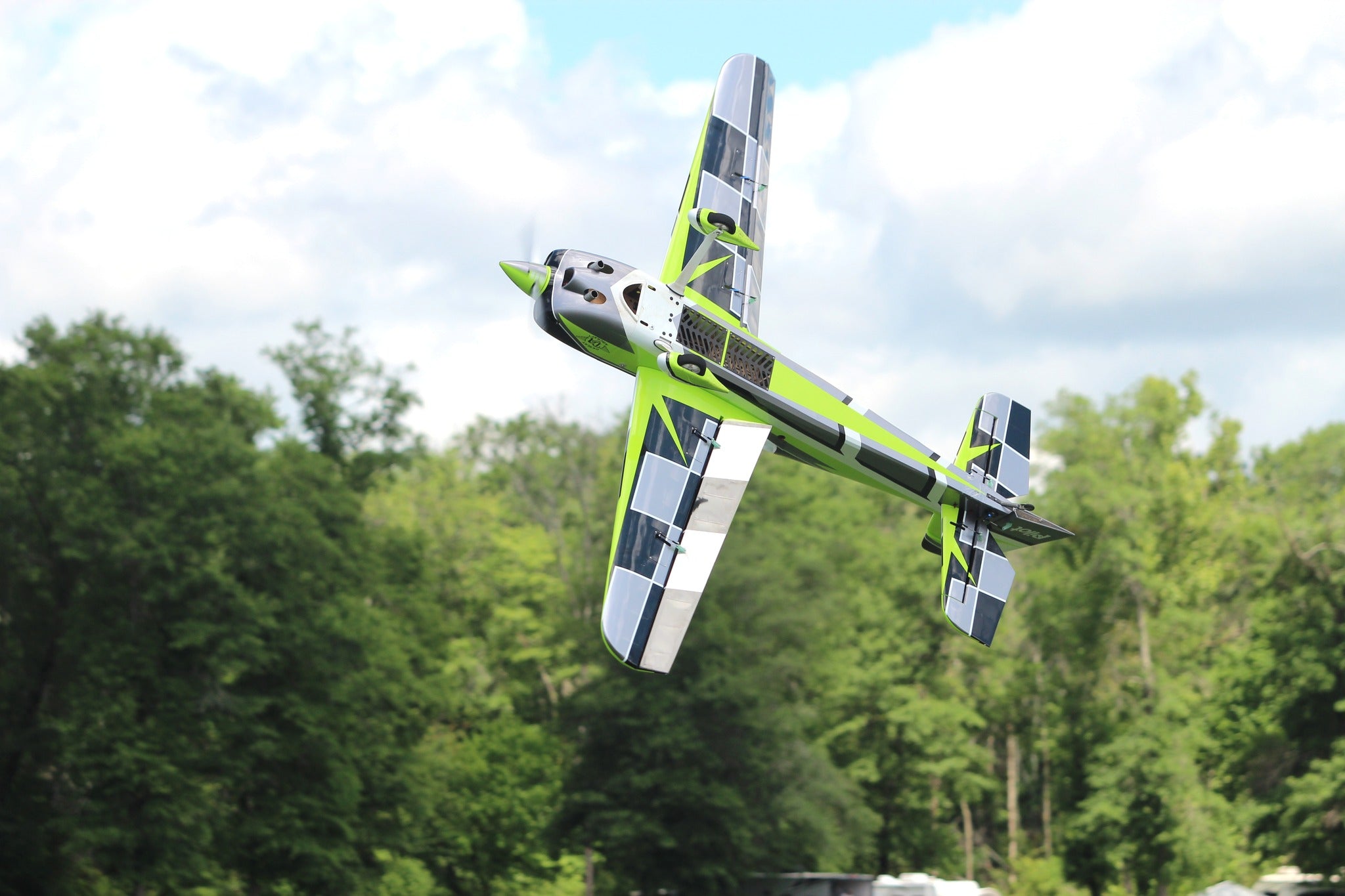 Pilot RC Sbach V2 103" 10 Green/Black/White Ryu Scheme