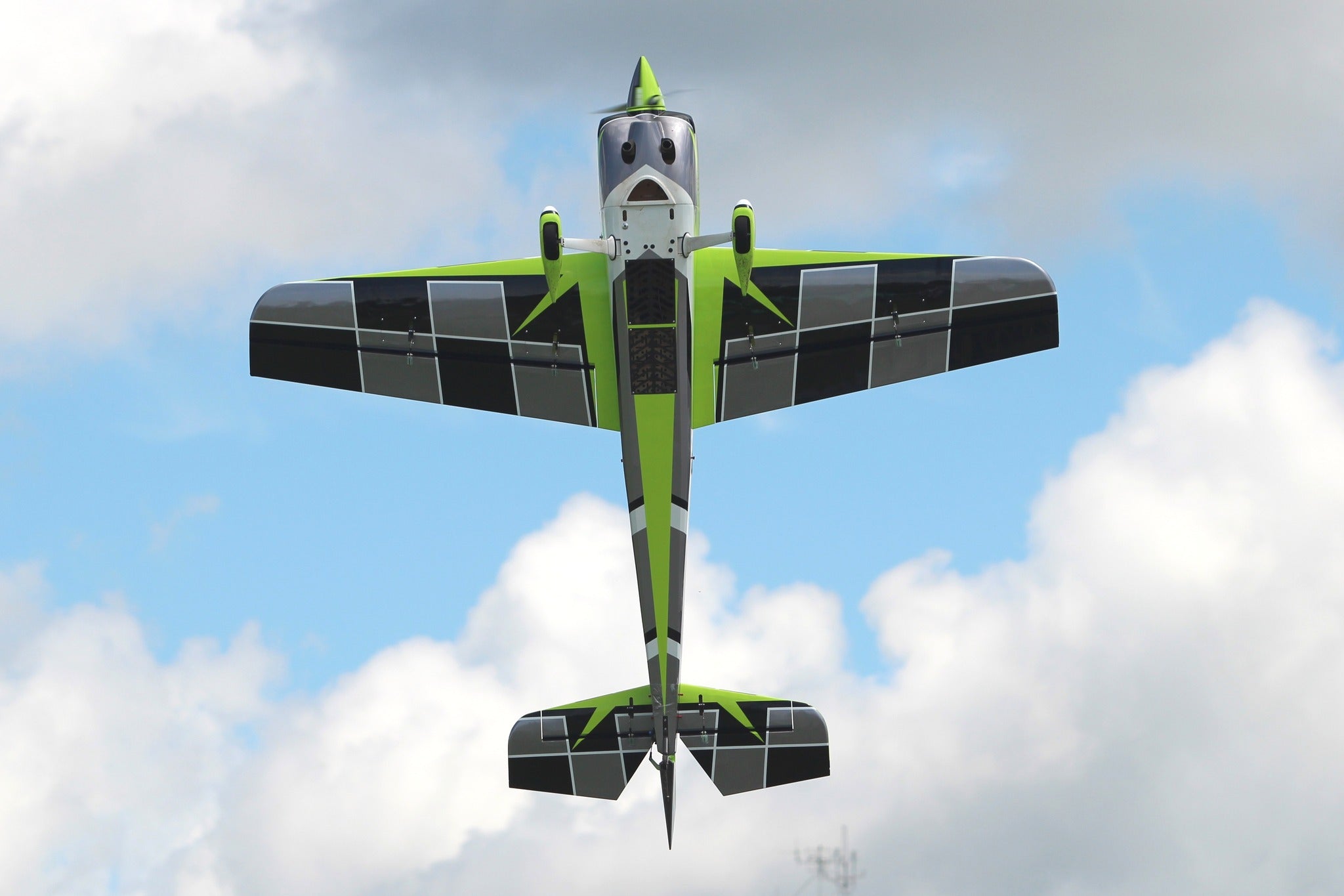 Pilot rc Sbach V2 90" 2.29m 10 green/black/white Ryu Scheme