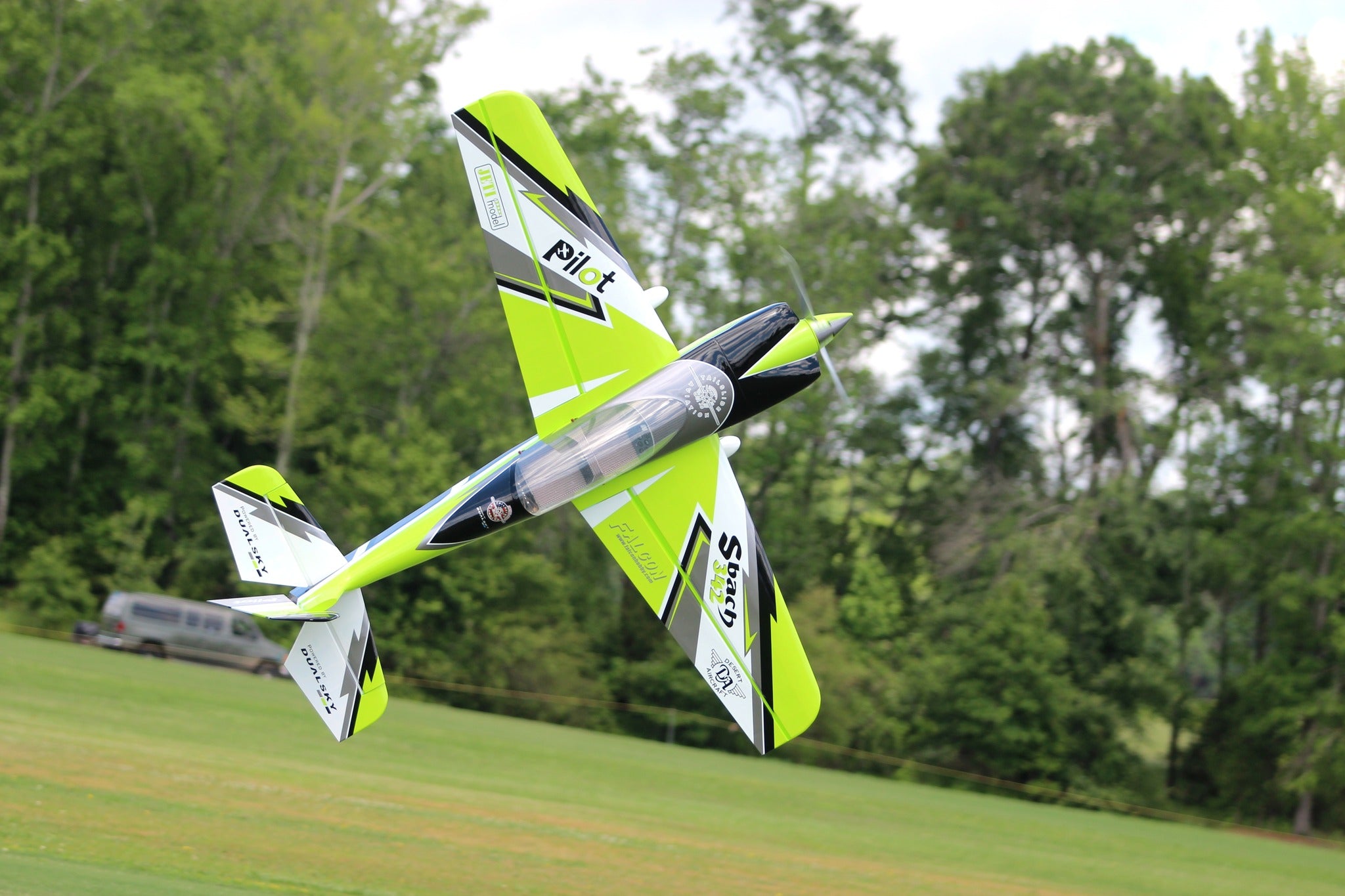 Pilot rc Sbach V2 75" 1.90m 10 green/black/white Ryu Scheme