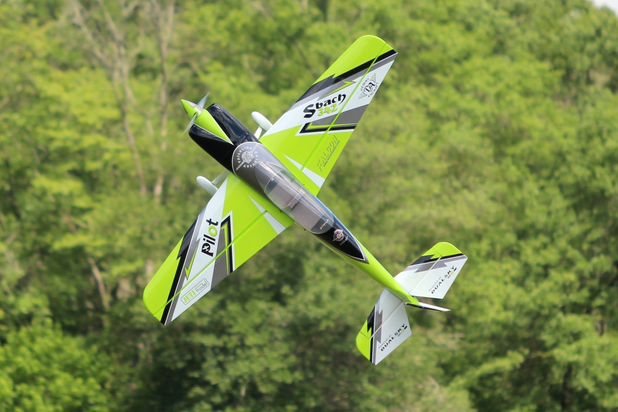 Pilot RC Sbach V2 103" 10 Green/Black/White Ryu Scheme
