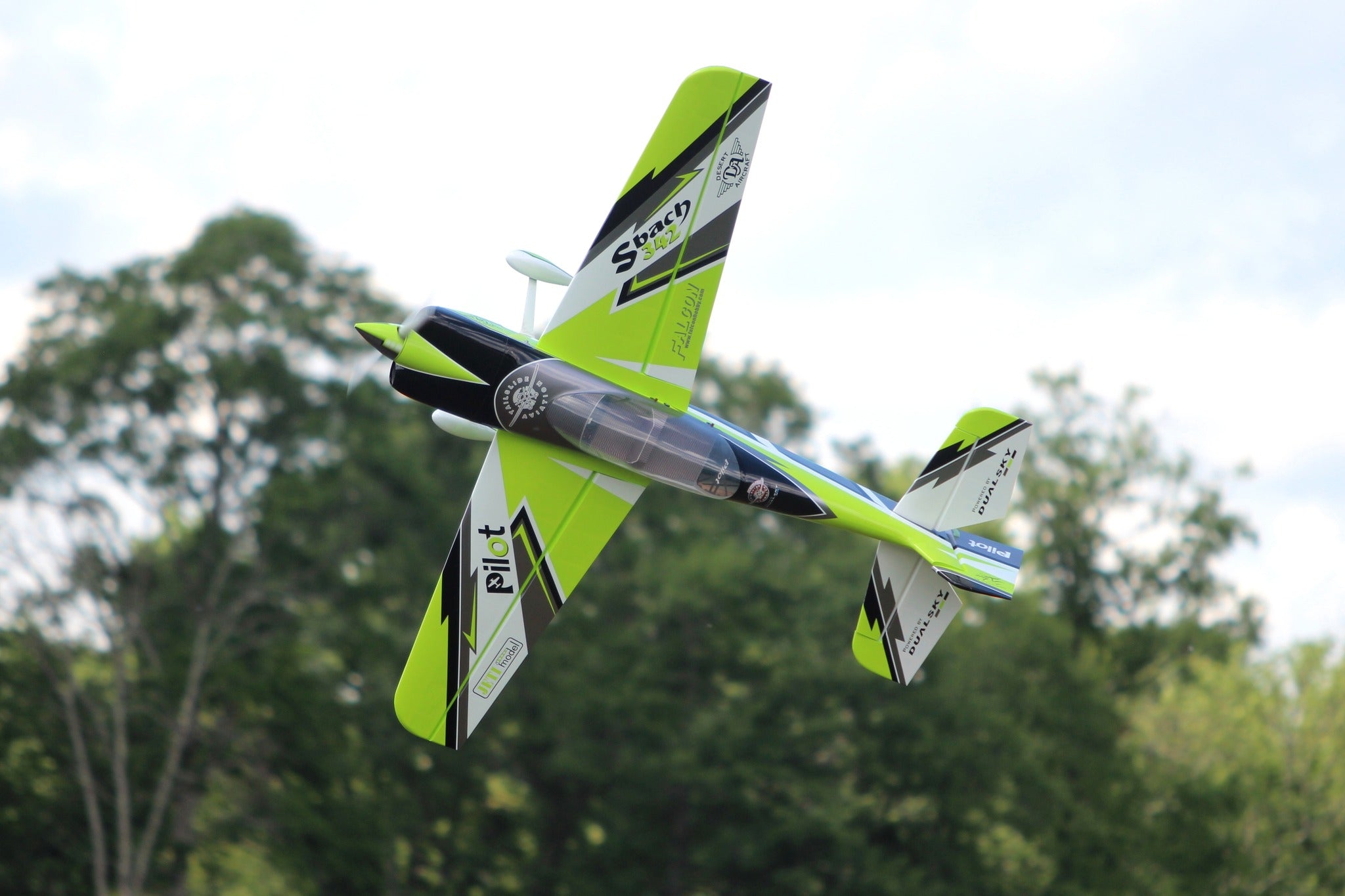 Pilot RC Sbach V2 103" 10 Green/Black/White Ryu Scheme