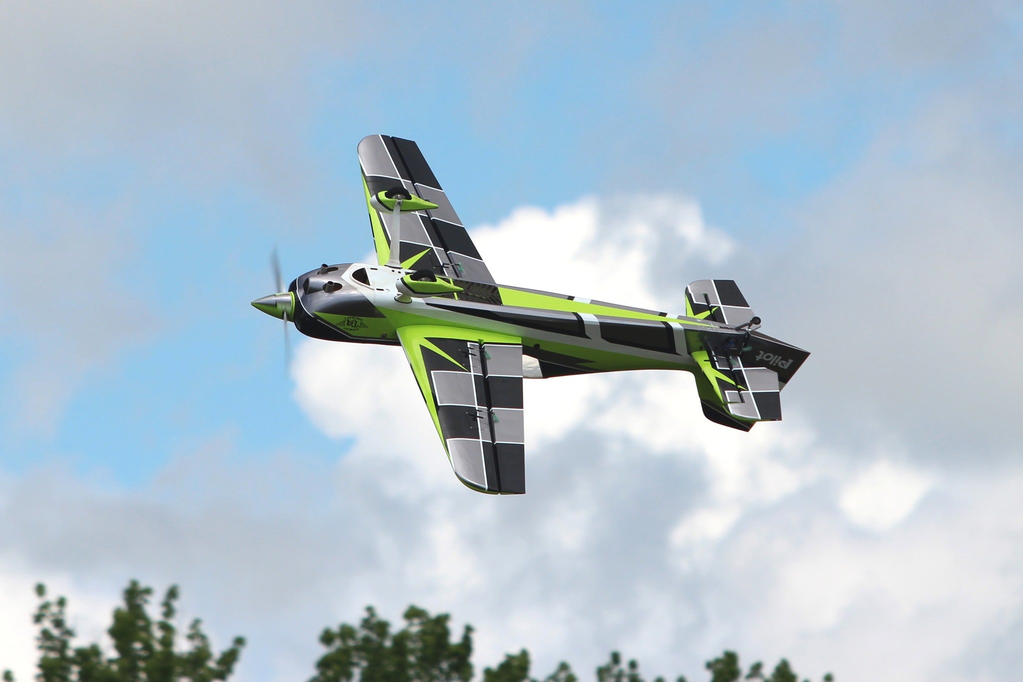 Pilot rc Sbach V2 90" 2.29m 10 green/black/white Ryu Scheme