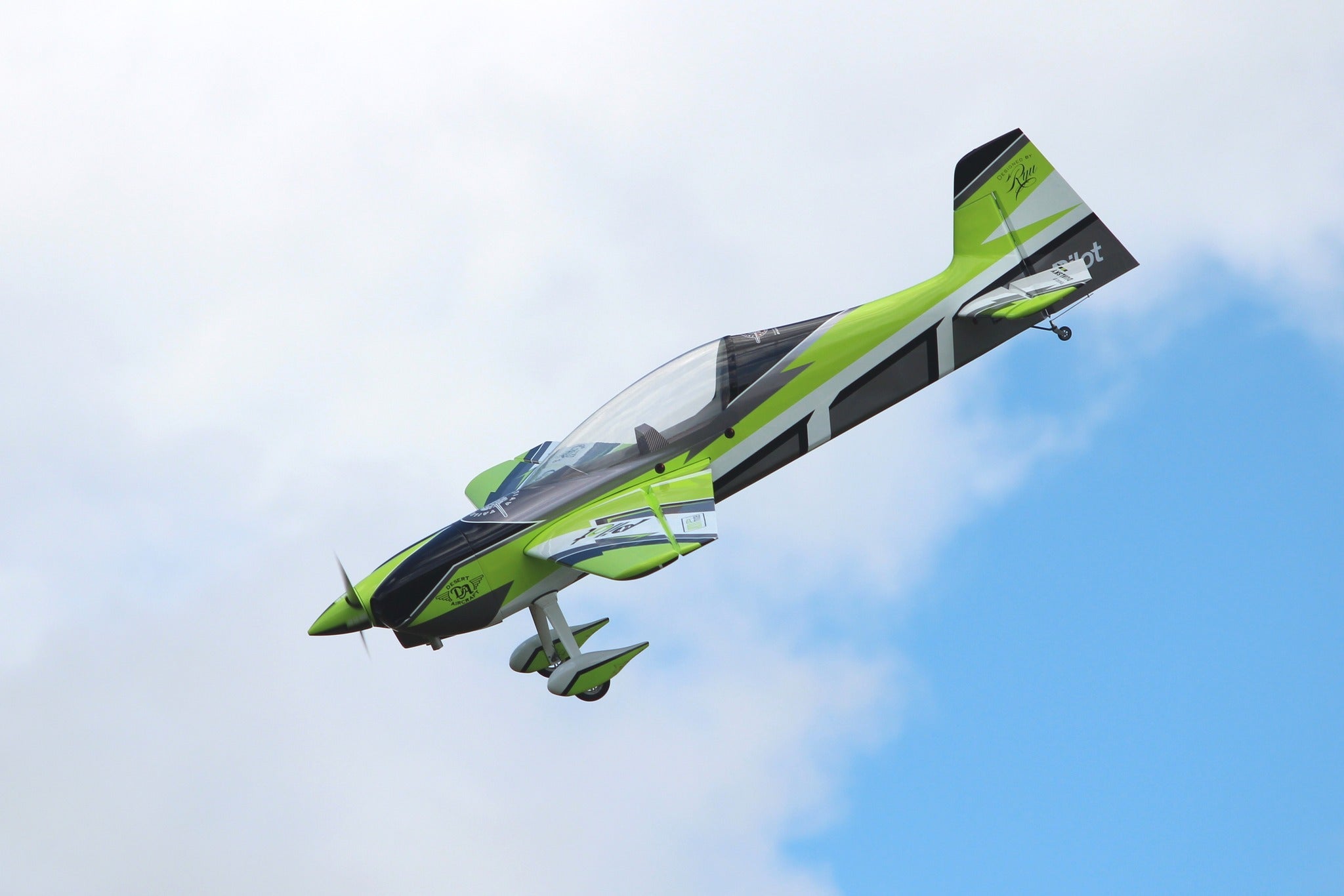 Pilot rc Sbach V2 75" 1.90m 10 green/black/white Ryu Scheme