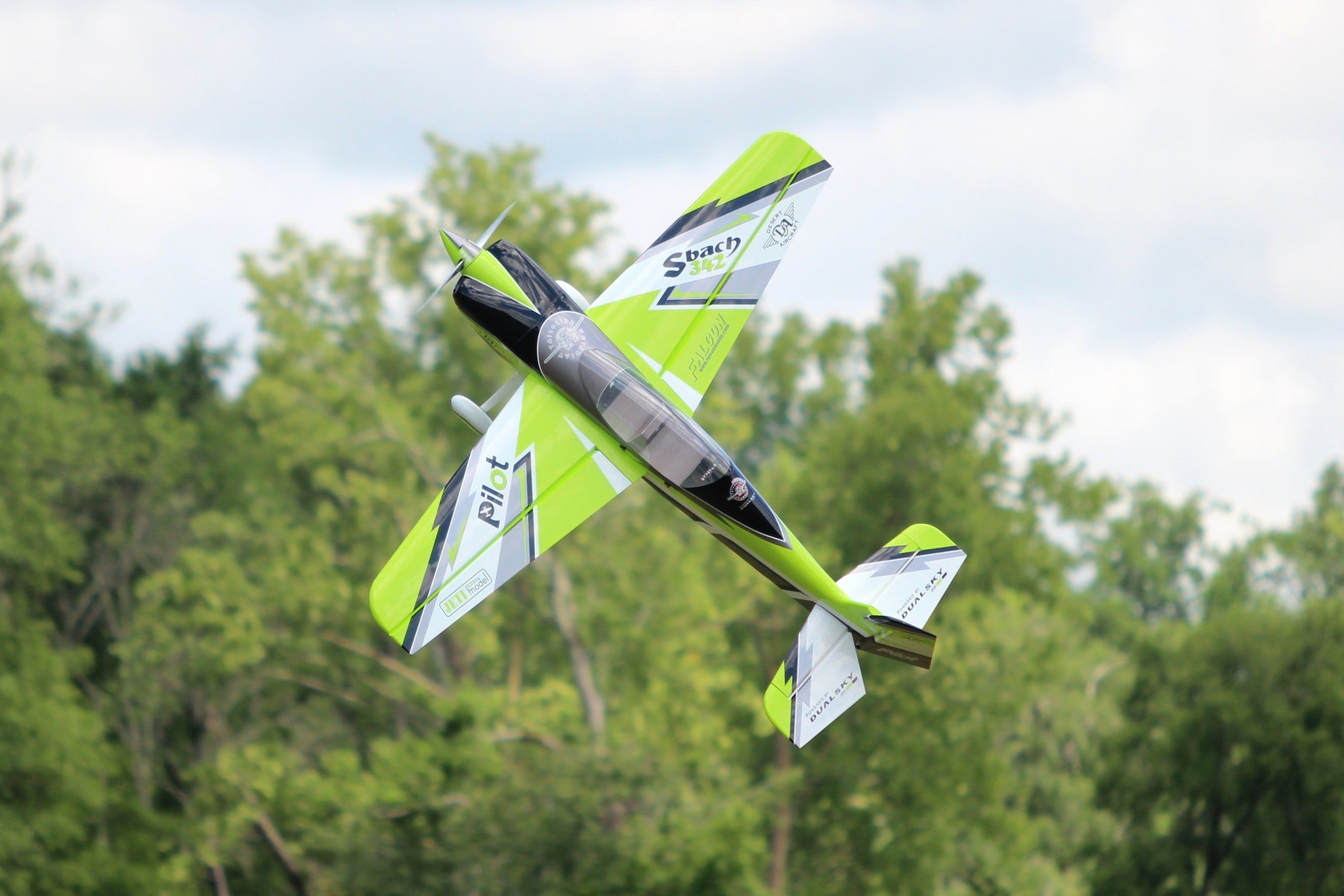 Pilot rc Sbach V2 75" 1.90m 10 green/black/white Ryu Scheme