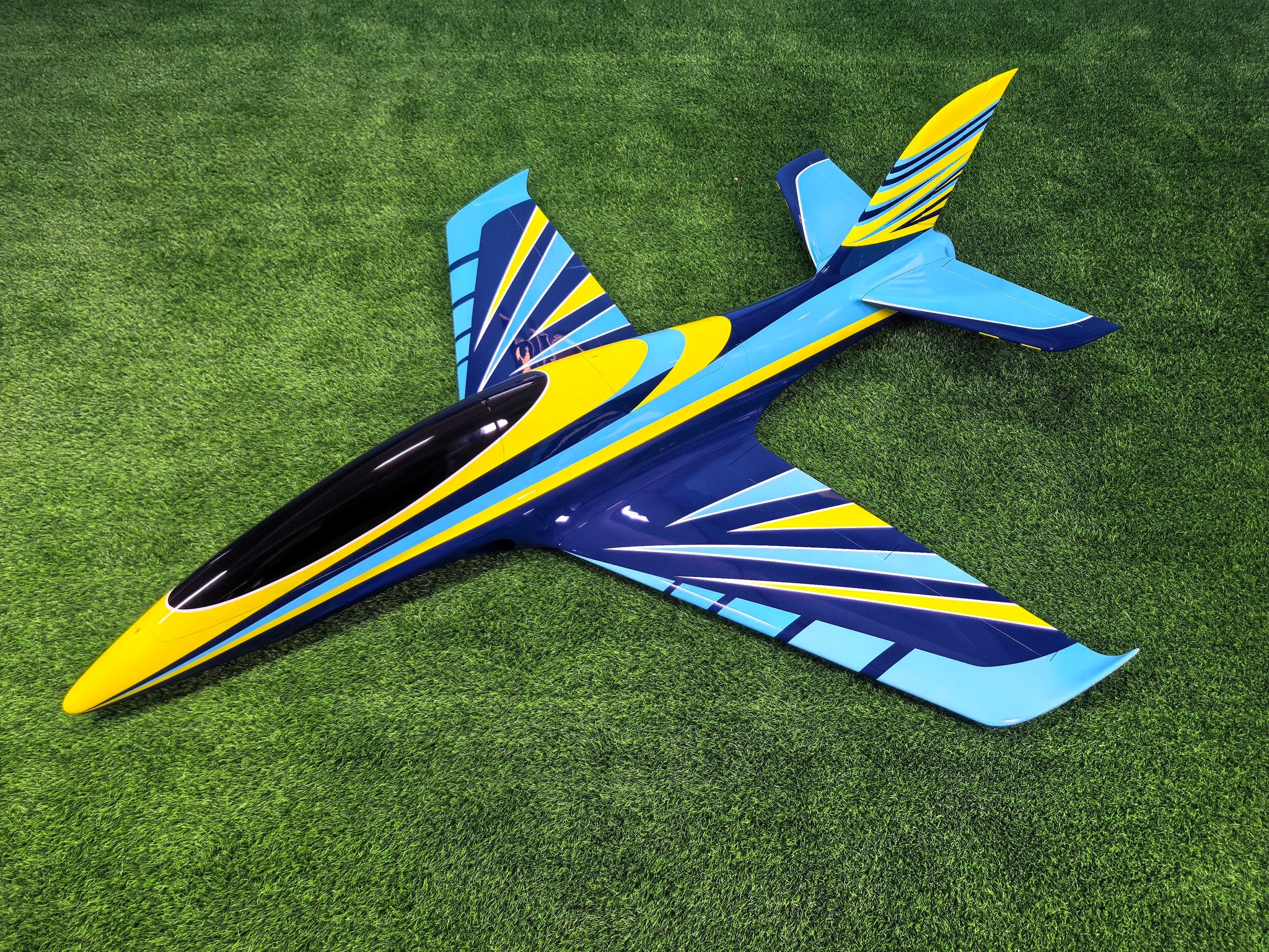 Pilot RC 2.2m Predator Jet V2, 30, Einziehfahrwerk, Air Trap, Schubrohr.