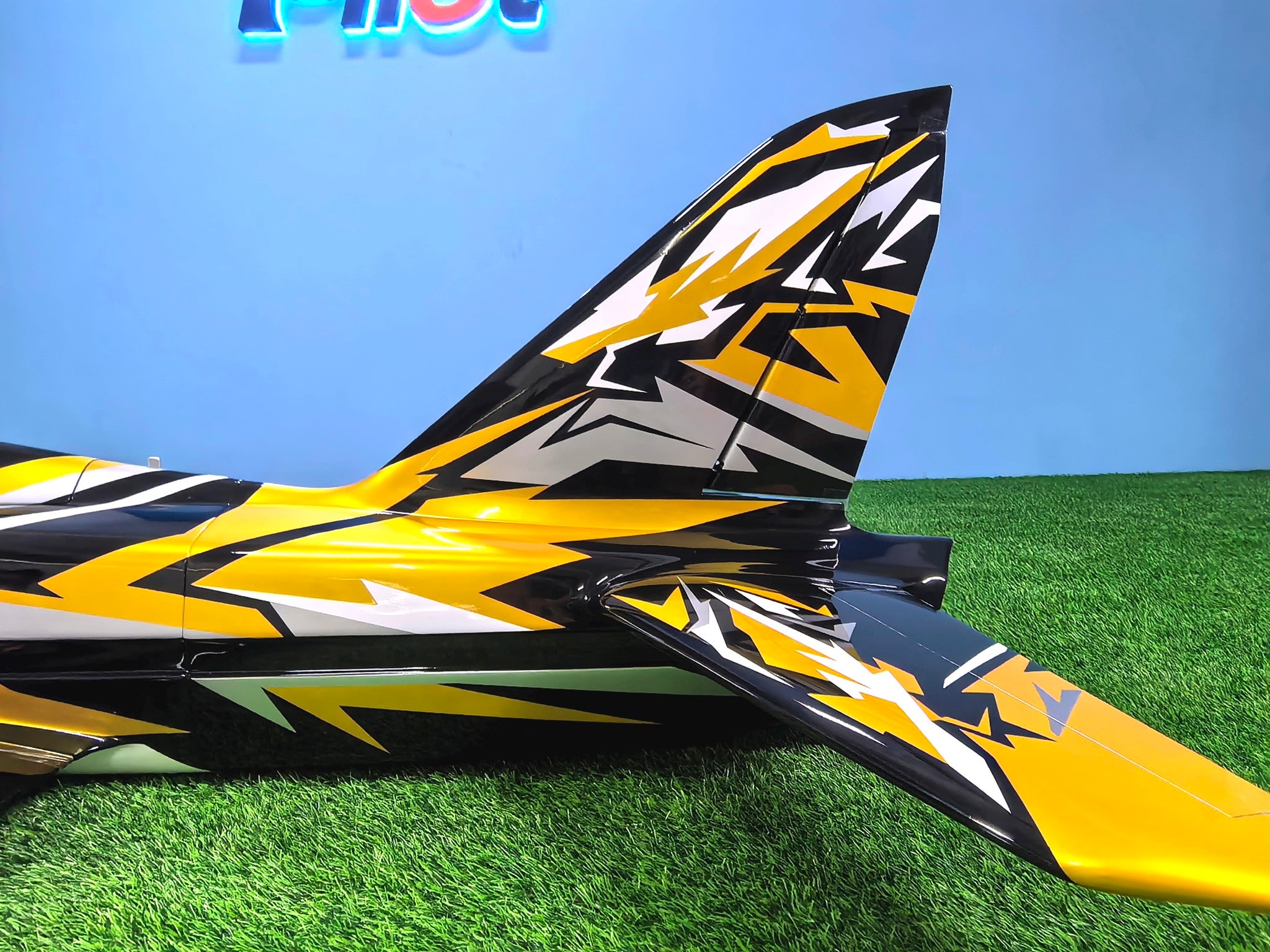 Pilot rc 2.2m Matrix incl retracts 11 yellow/black