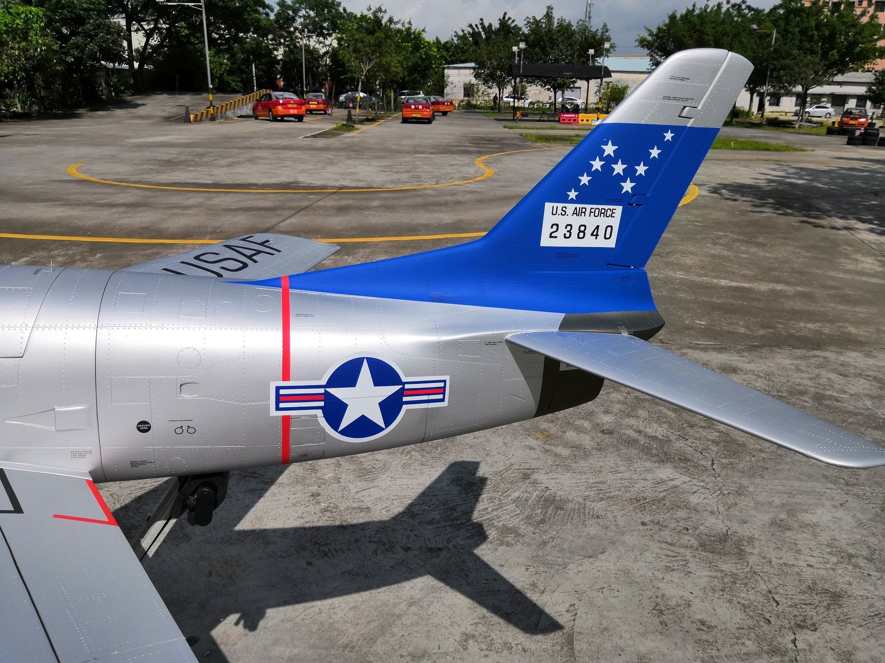 Pilot rc 2.2m F-86D Sabre with tail pipe, UAT, Kevlar fuel tank