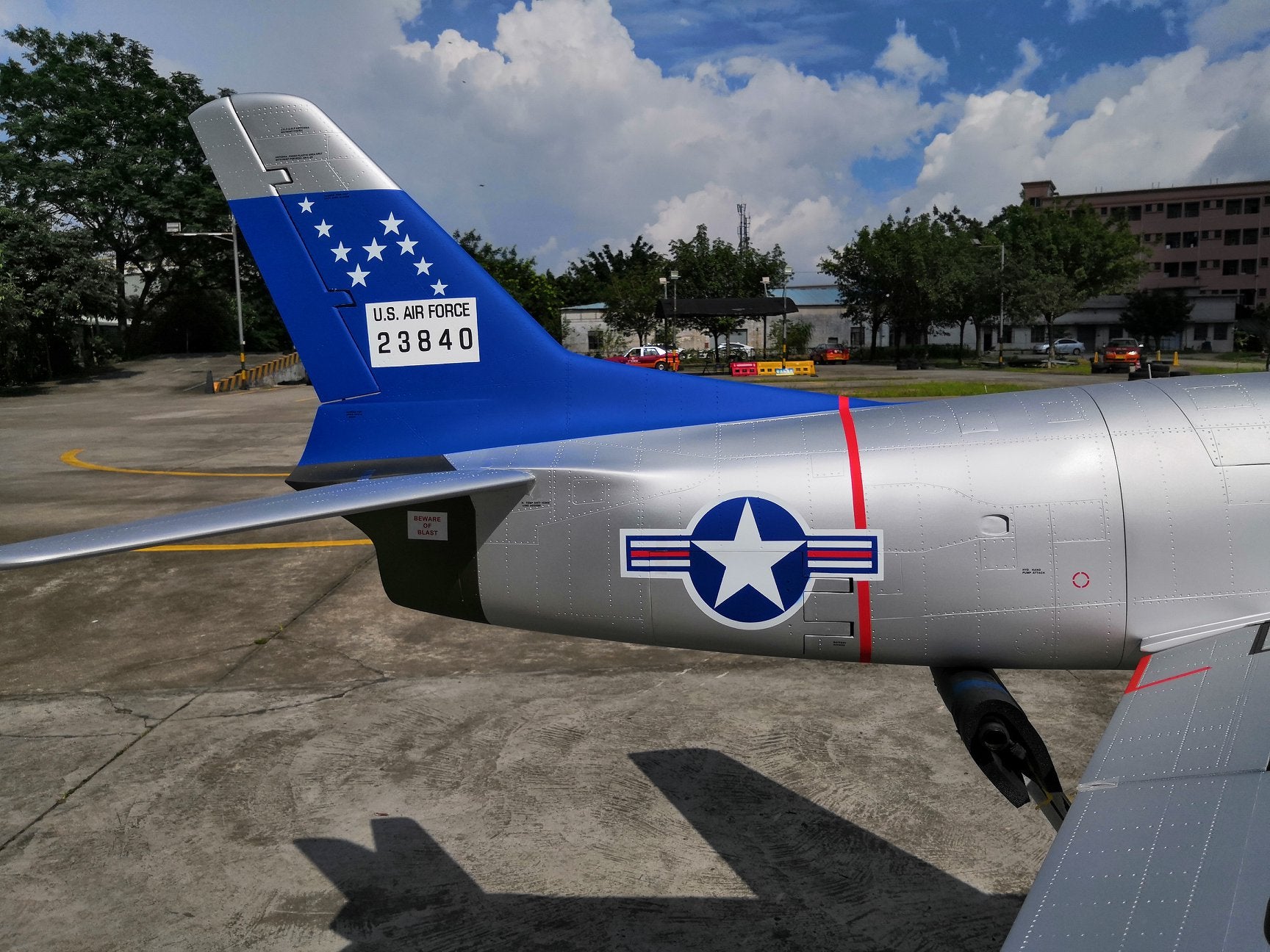 Pilot rc 2.2m F-86D Sabre with tail pipe, UAT, Kevlar fuel tank