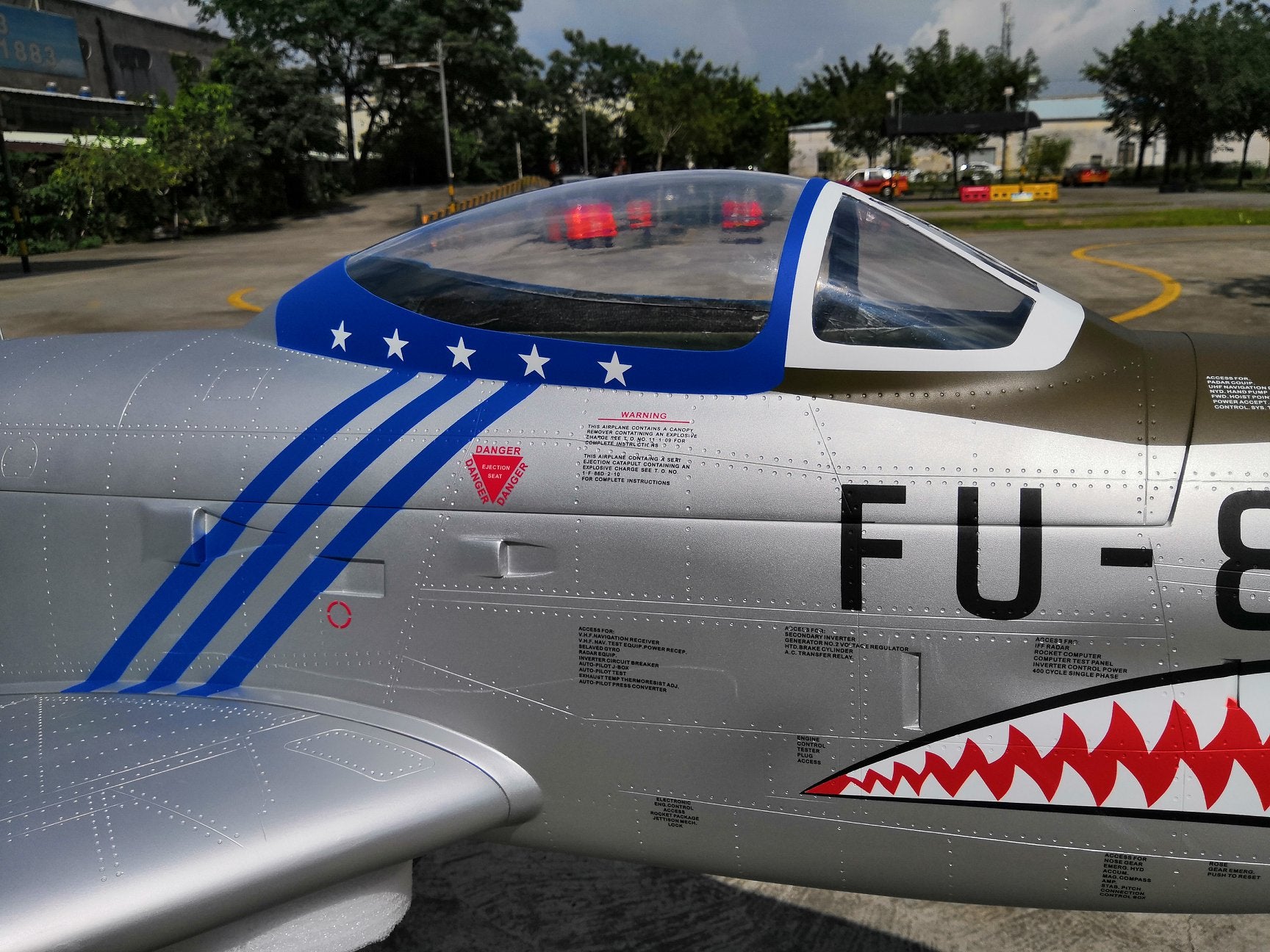 Pilot rc 2.2m F-86D Sabre with tail pipe, UAT, Kevlar fuel tank