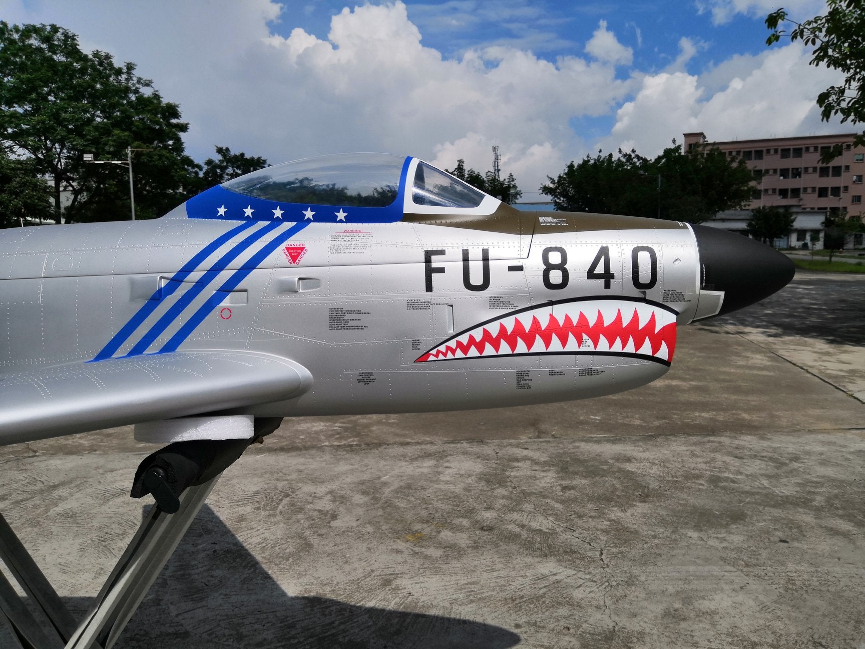 Pilot rc 2.2m F-86D Sabre with tail pipe, UAT, Kevlar fuel tank
