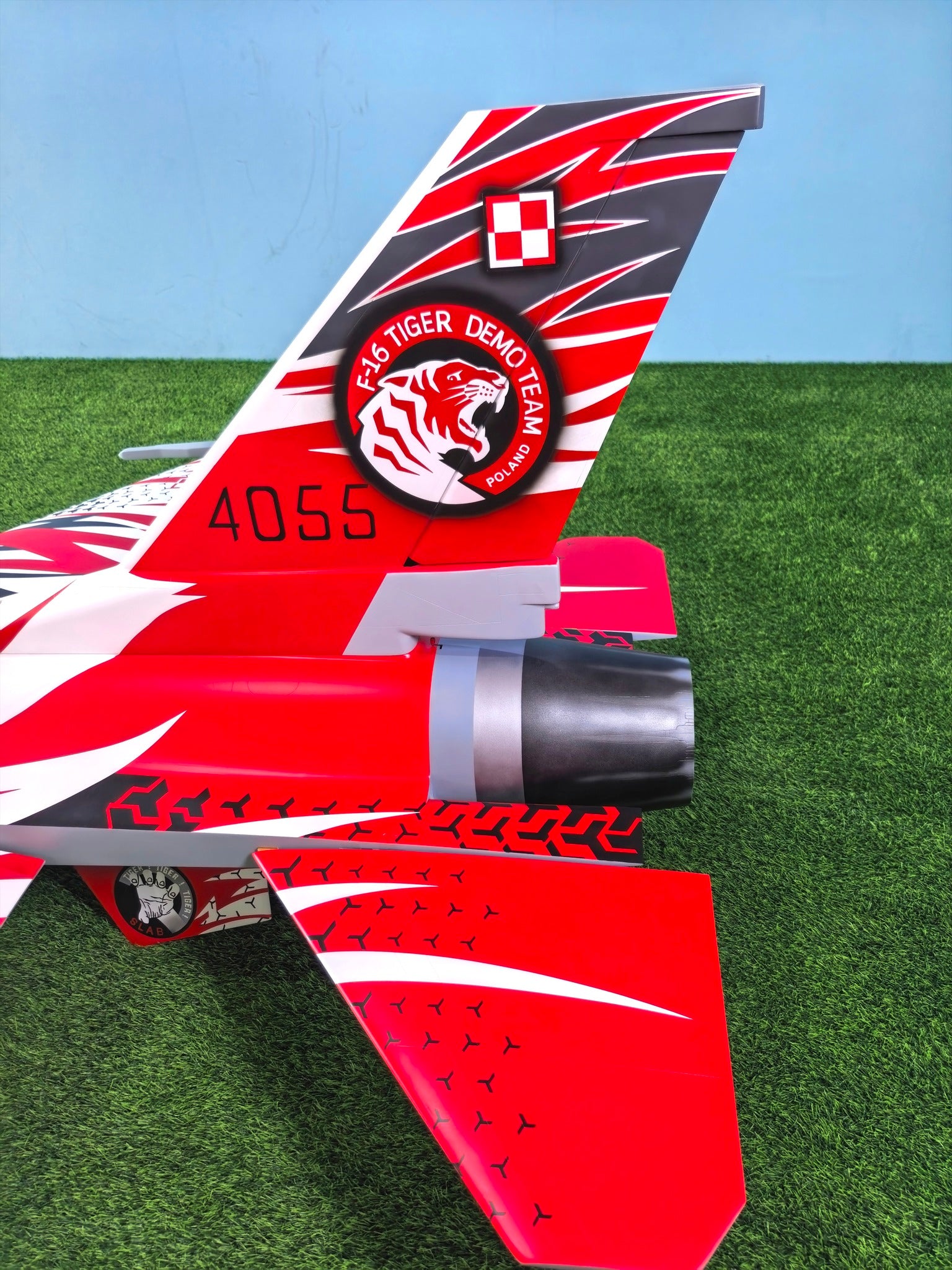 Pilot rc 1/5 F16 3.06m incl retracts 09 Poland demo