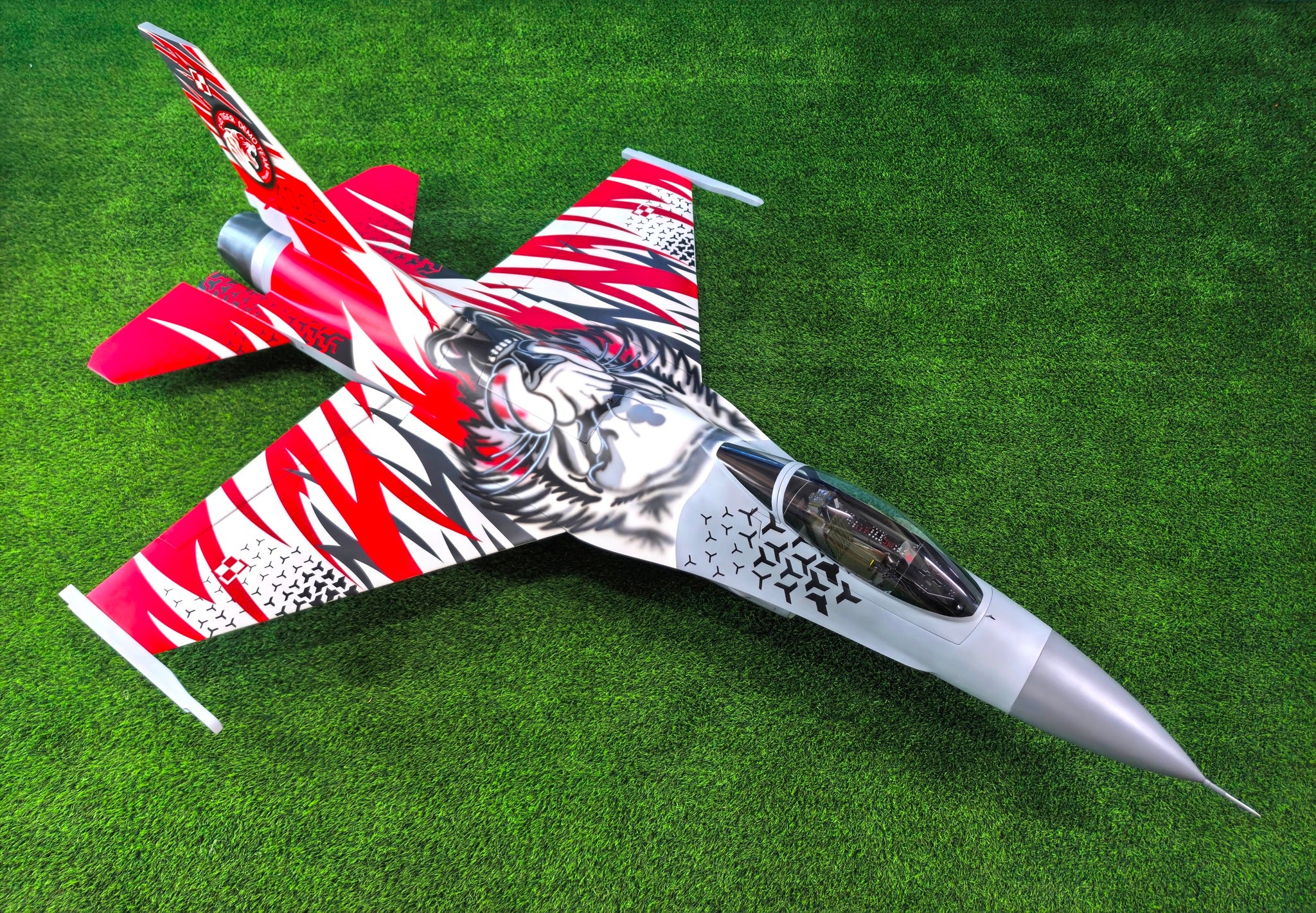 Pilot rc 1/5 F16 3.06m incl retracts 09 Poland demo