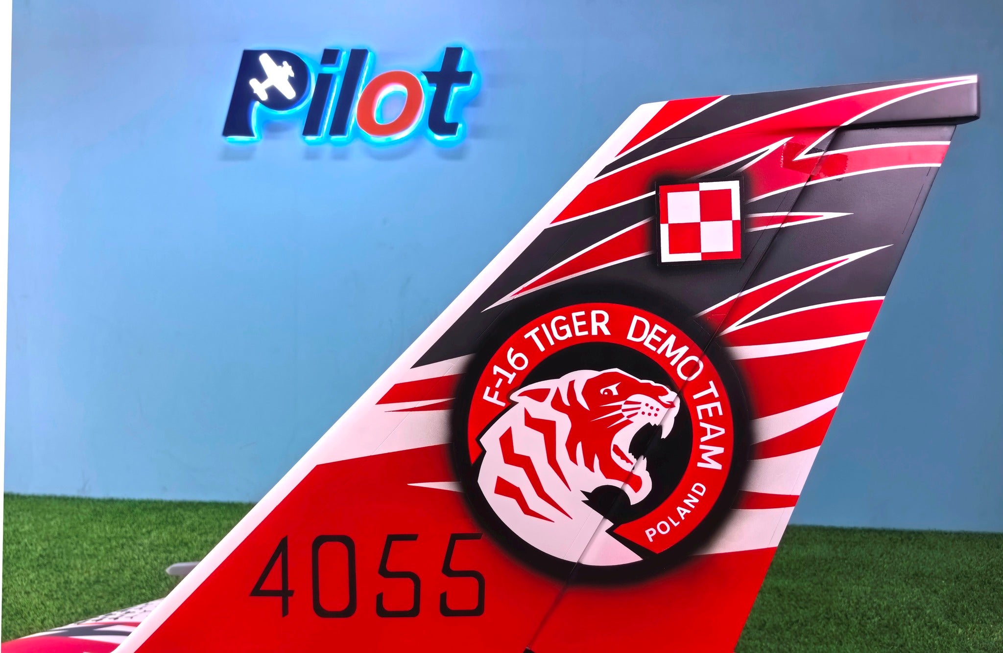 Pilot rc 1/5 F16 3.06m incl retracts 09 Poland demo
