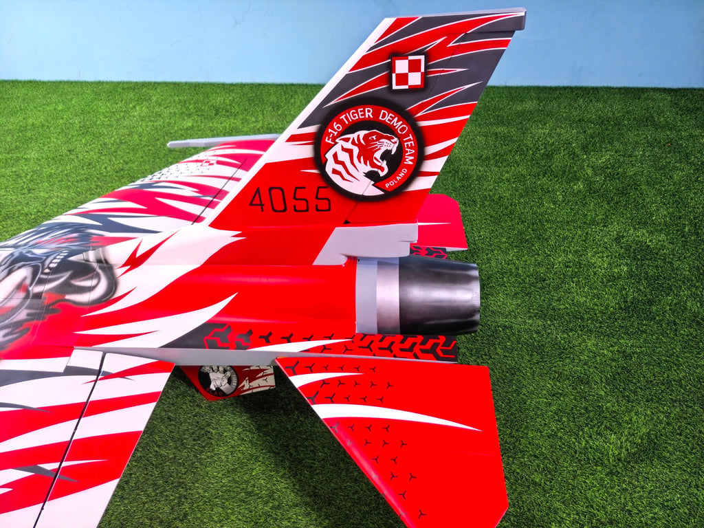 Pilot rc 1/5 F16 3.06m incl retracts 09 Poland demo