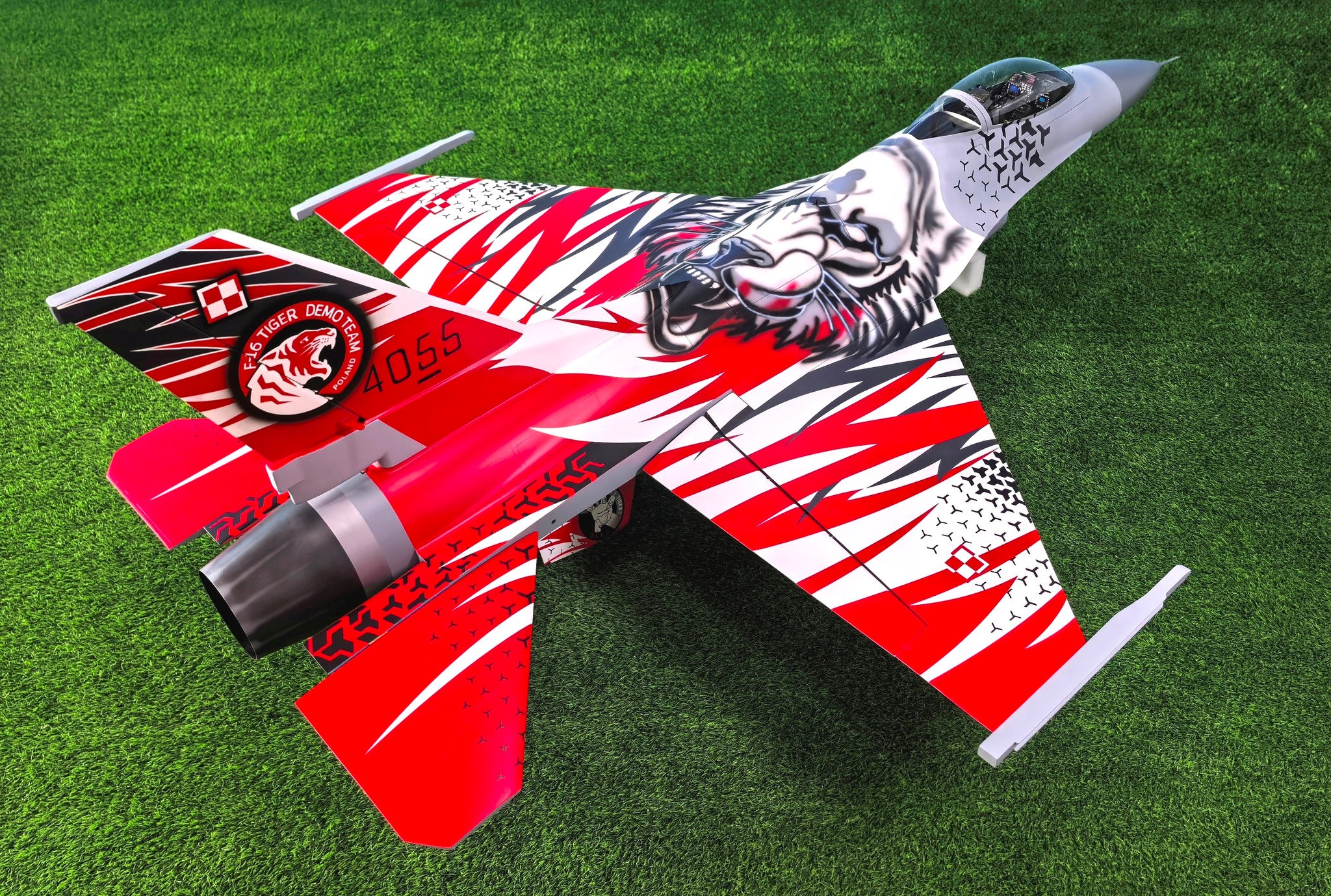 Pilot rc 1/5 F16 3.06m incl retracts 09 Poland demo