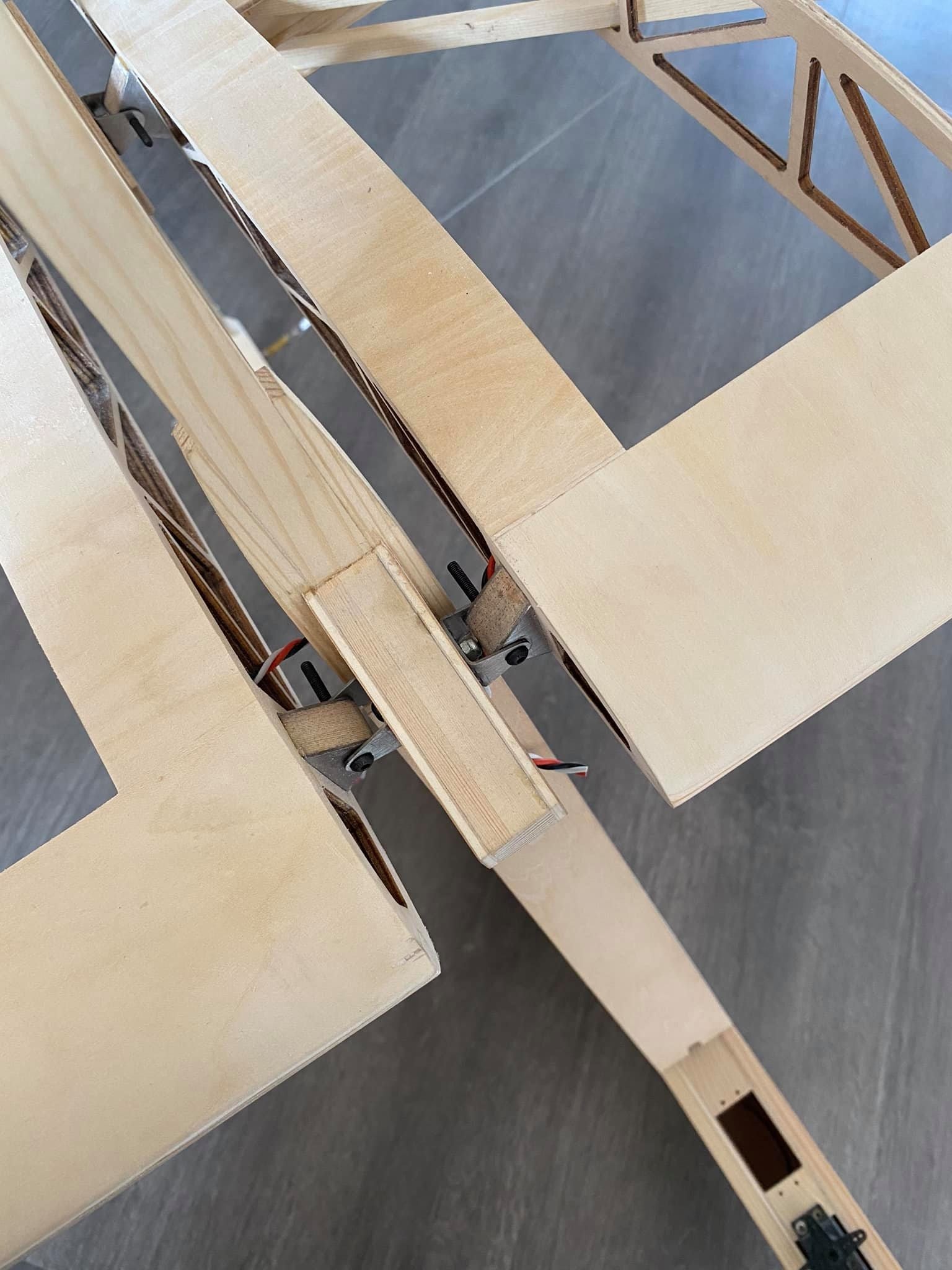 Wertflugzeuge im Maßstab 1:3, Schulleiter SG-38 Balsa-Bausatz