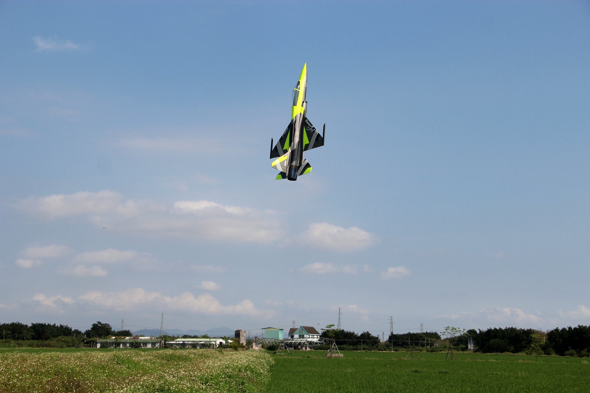 Pilot rc 2.2m FC1 3D 04 Fluorescent Yellow retract version