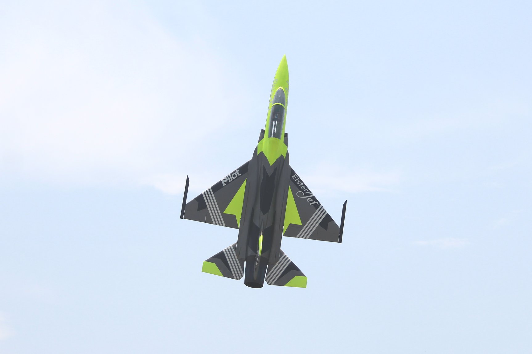 Pilot rc 2.2m FC1 3D 04 Fluorescent Yellow retract version