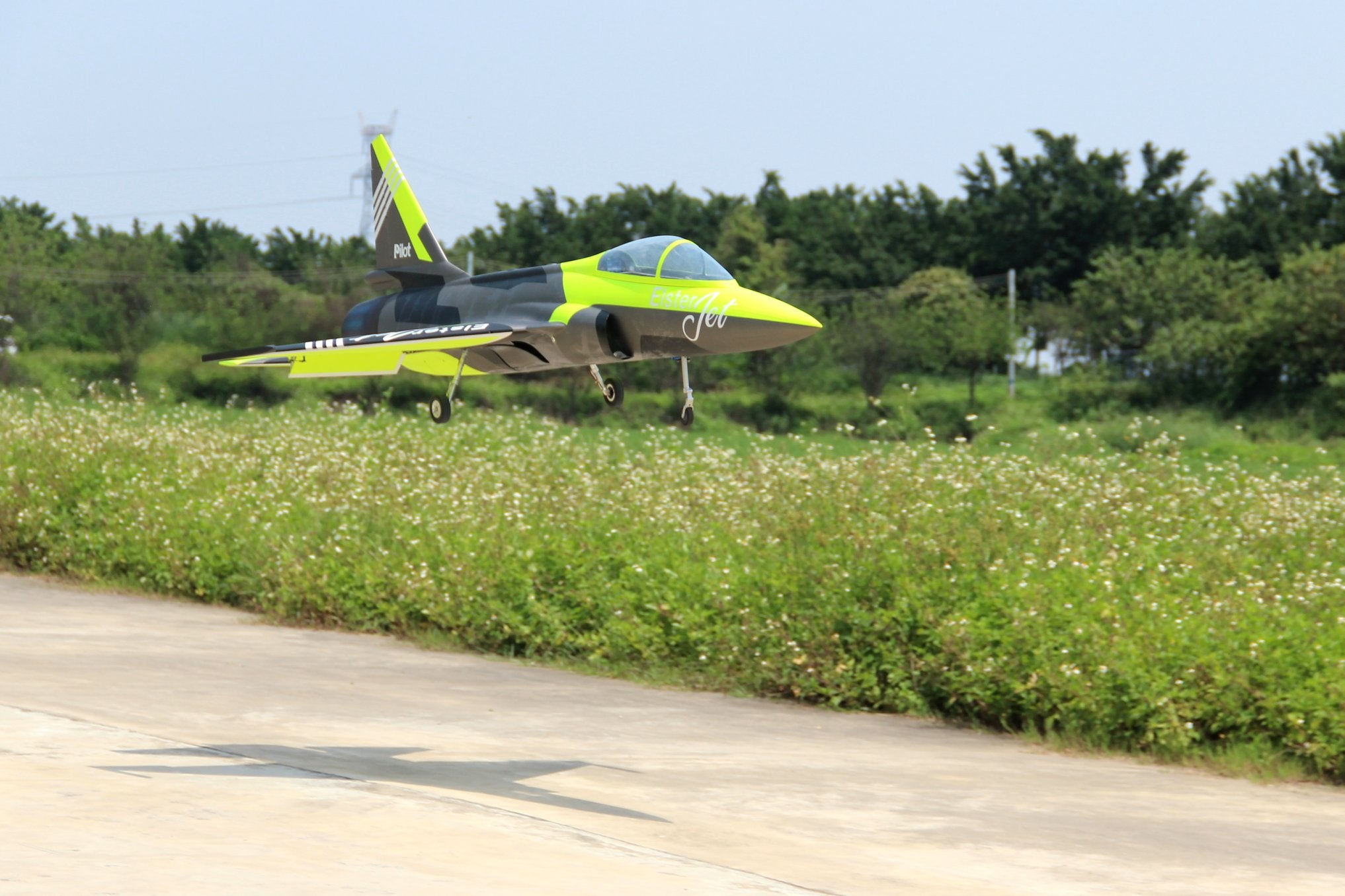 Pilot rc 2.2m FC1 3D 04 Fluorescent Yellow retract version