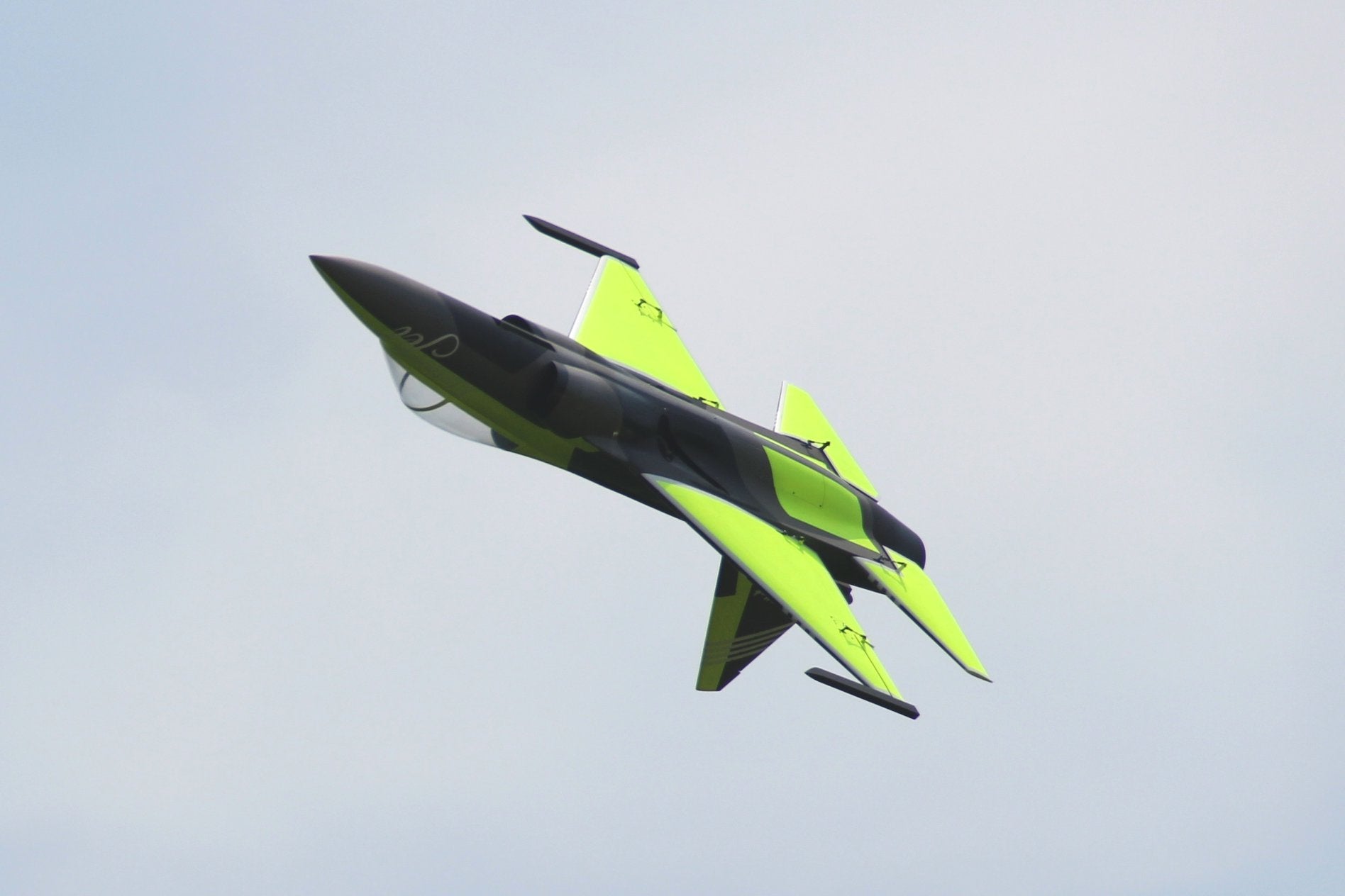 Pilot rc 2.2m FC1 3D 04 Fluorescent Yellow retract version