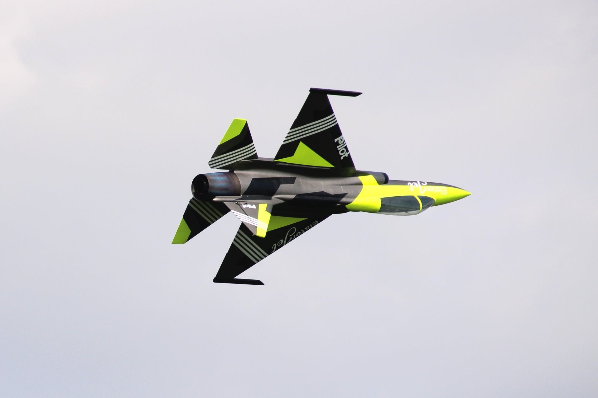 Pilot rc 2.2m FC1 3D 04 Fluorescent Yellow retract version