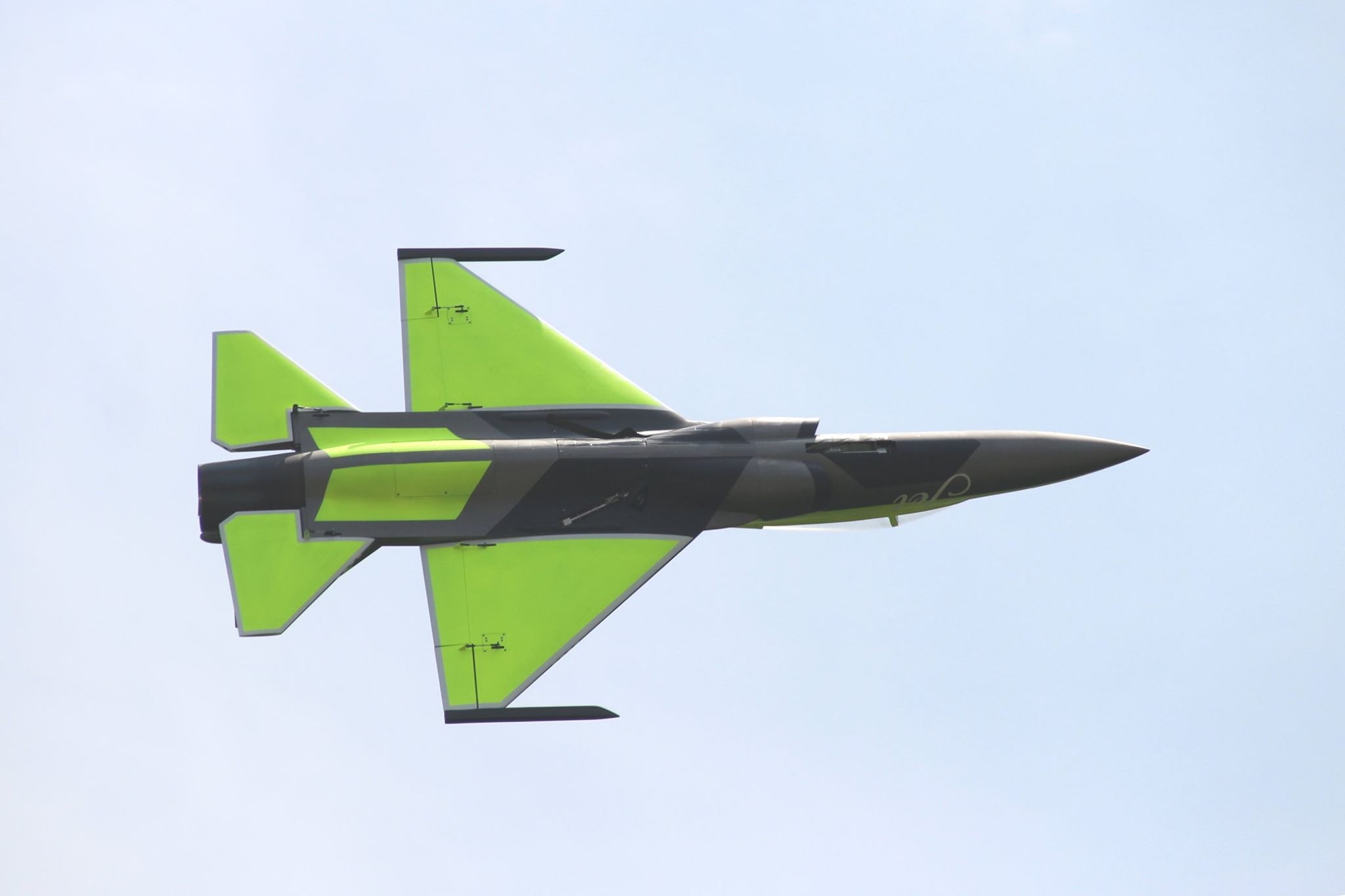 Pilot rc 2.2m FC1 3D 04 Fluorescent Yellow retract version