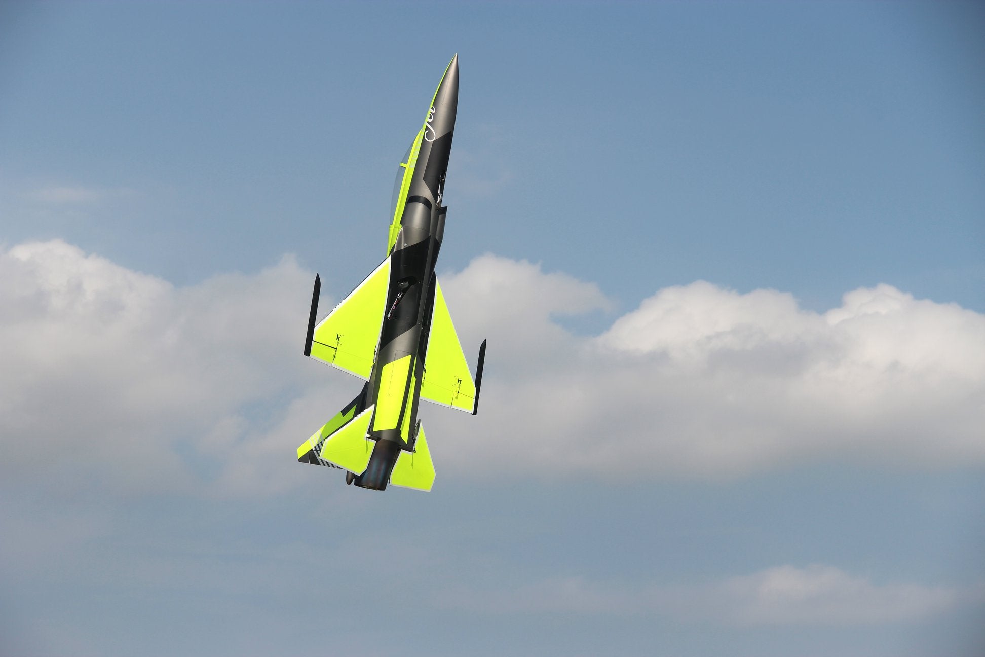 Pilot rc 2.2m FC1 3D 04 Fluorescent Yellow retract version