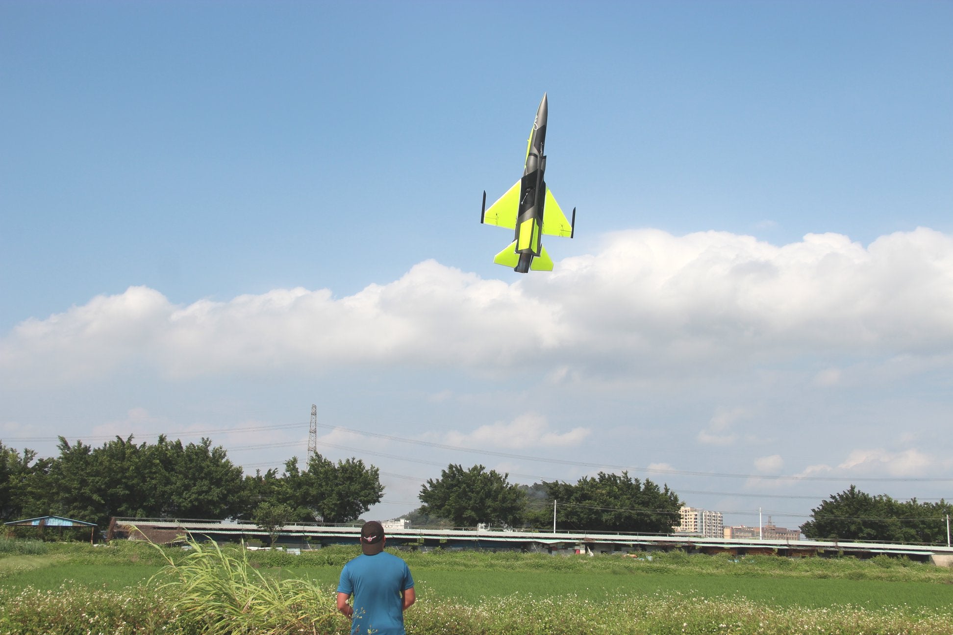 Pilot rc 2.2m FC1 3D 04 Fluorescent Yellow retract version