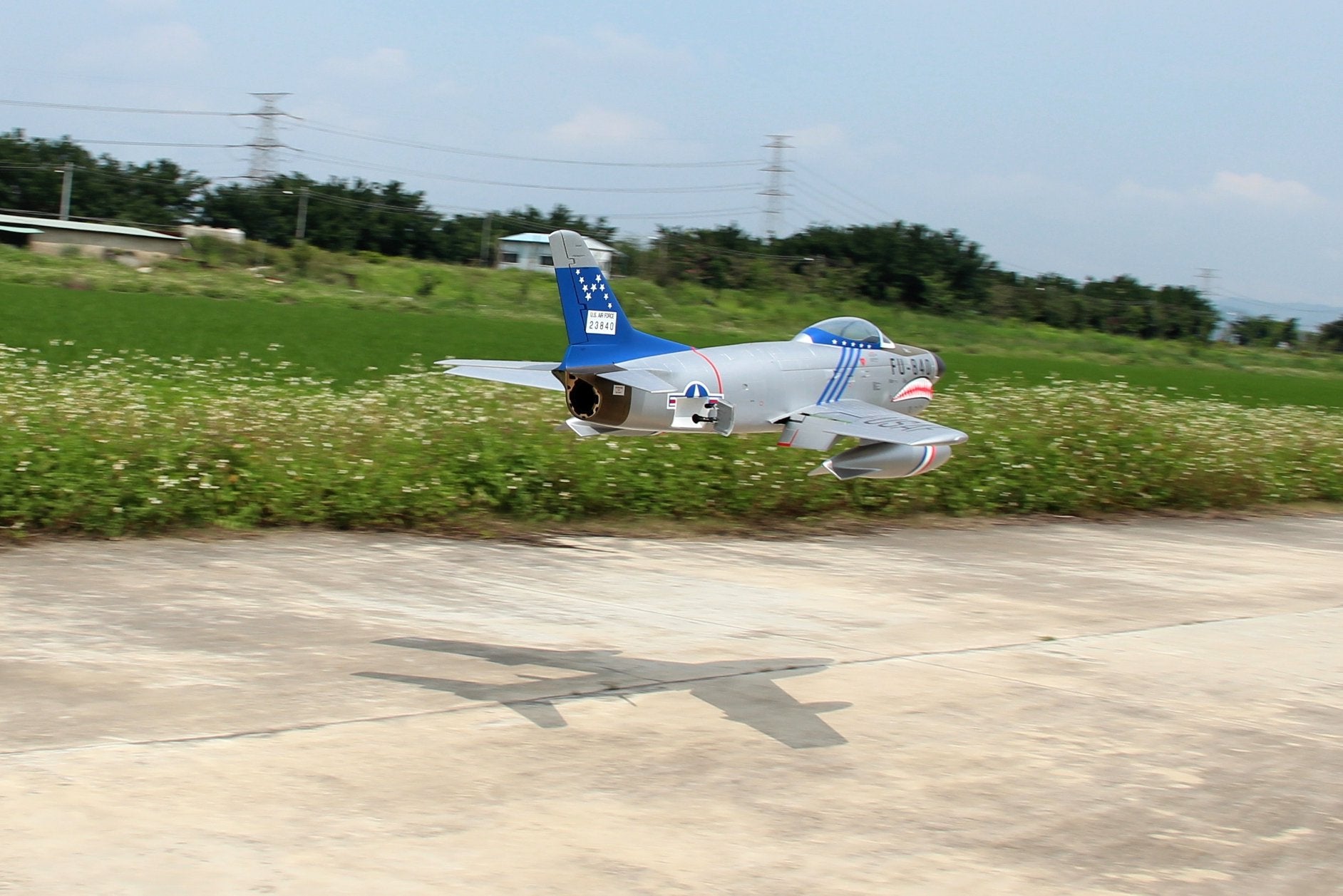 Pilot rc 2.2m F-86D Sabre with tail pipe, UAT, Kevlar fuel tank
